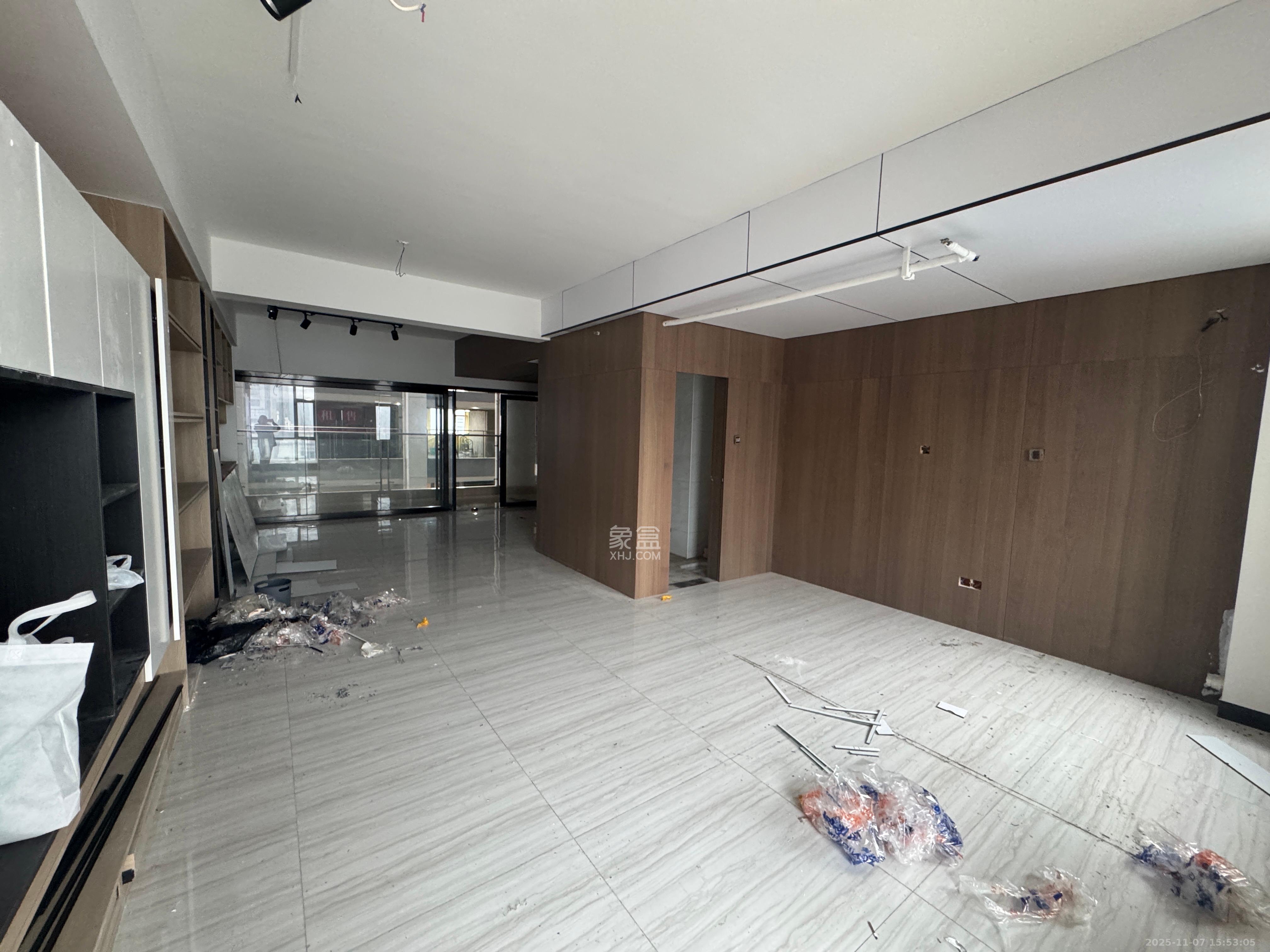 长房中庭国际(东郡华蓉广场) 1室1厅1卫 3200.0元/月 长房中庭国际(东郡华蓉广场) 1室1厅1卫 3200.0元/月室内图