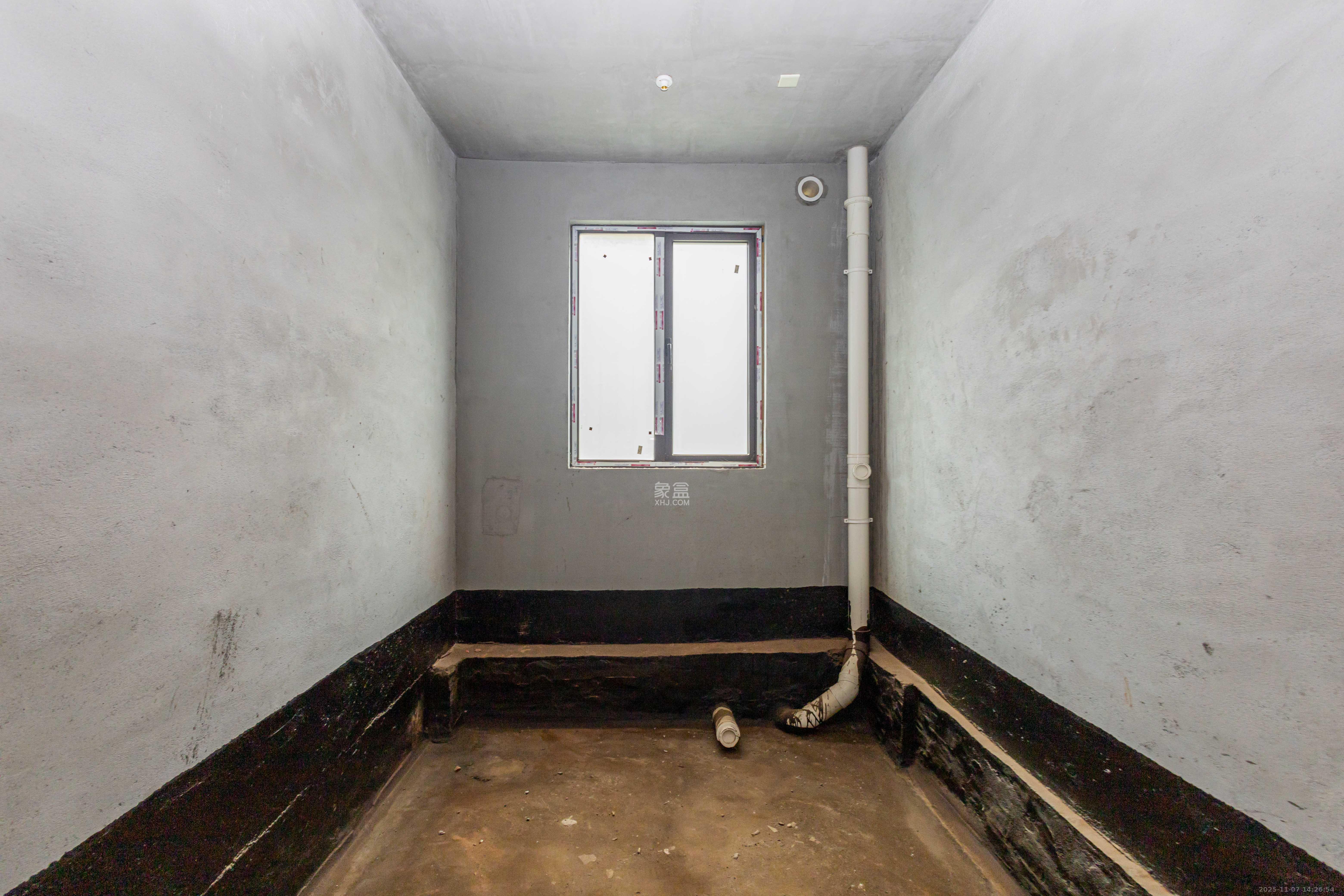 湘域芯城二期  4室2厅2卫    380.0万卫生间