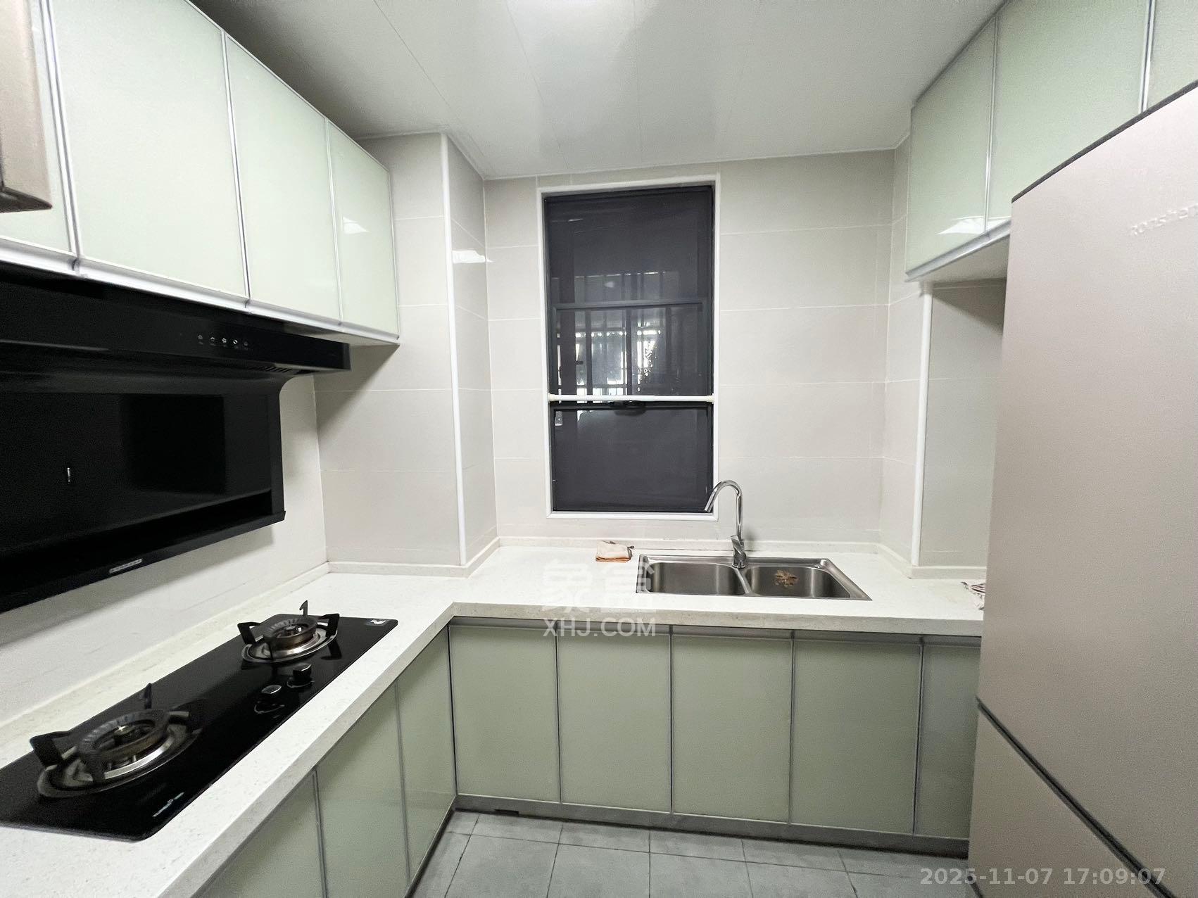 东合新苑  2室2厅1卫    2100.0元/月室内图