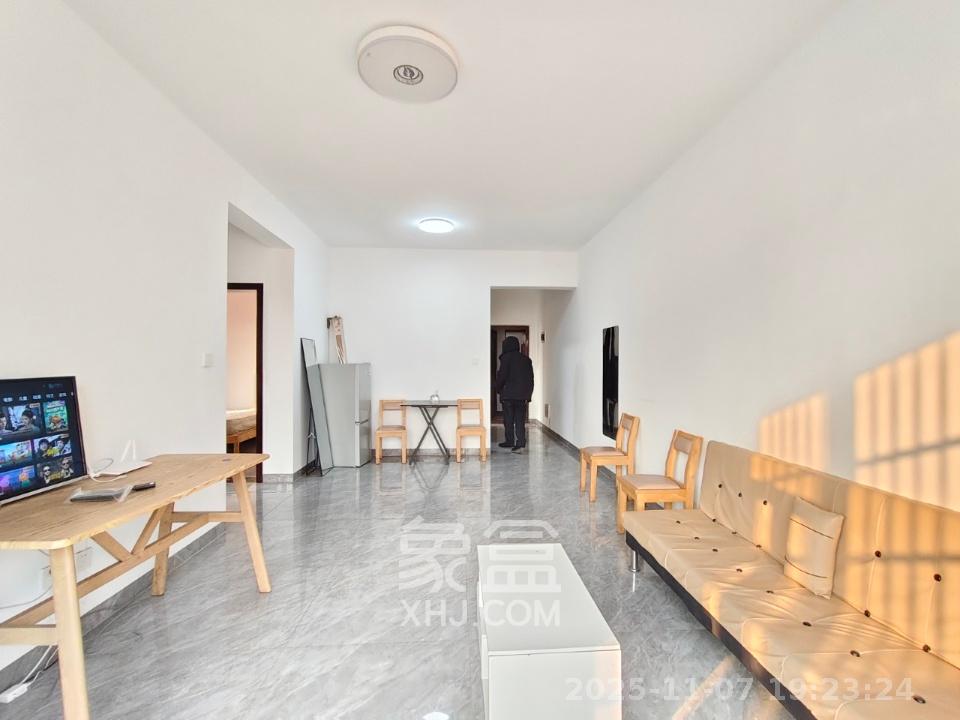 紫华郡 3室2厅1卫 1800.0元/月 紫华郡 3室2厅1卫 1800.0元/月室内图