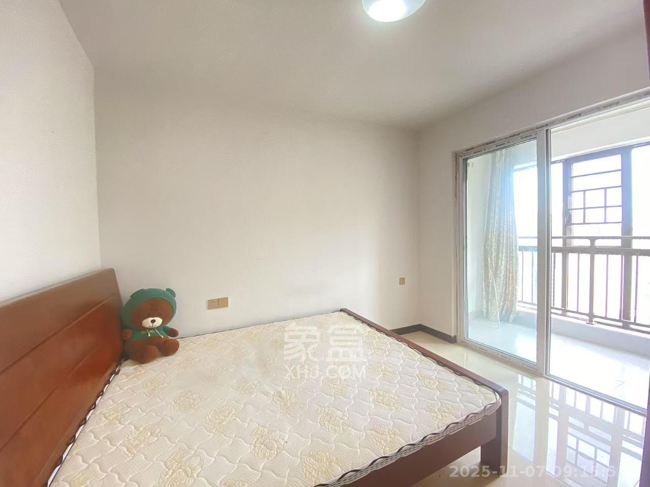 绿地新都会  2室2厅1卫    1800.0元/月室内图