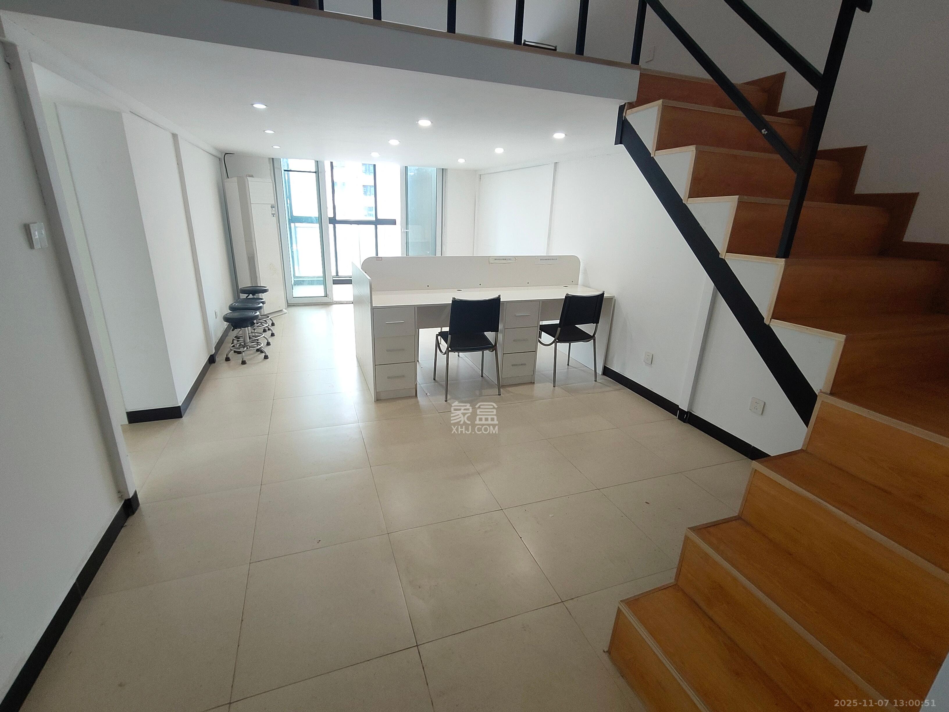 金科时代中心 3室1厅1卫 2500.0元/月 金科时代中心 3室1厅1卫 2500.0元/月室内图