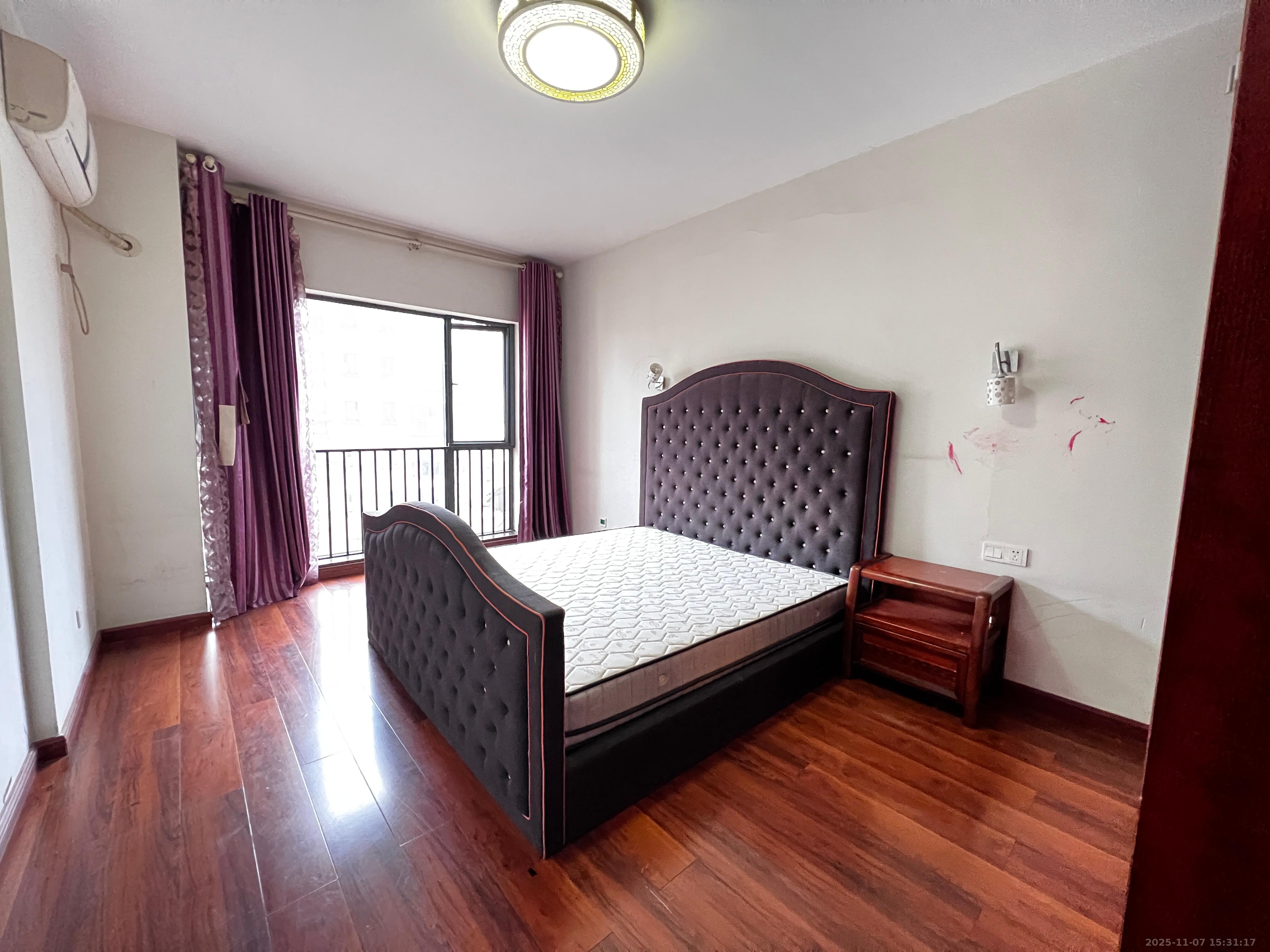 中城丽景香山园  2室2厅1卫    2800.0元/月室内图