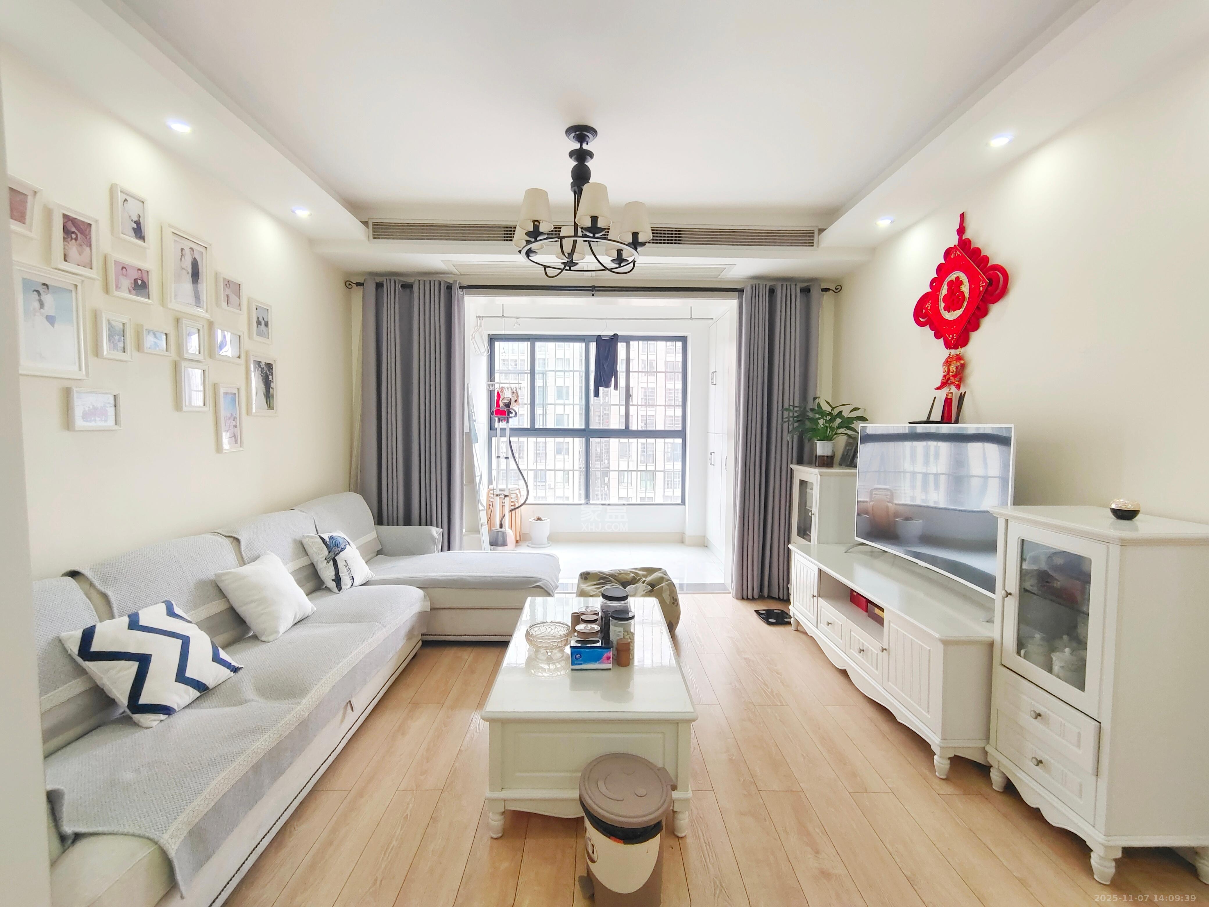 印山蓝色海岸  3室2厅2卫    2300.0元/月