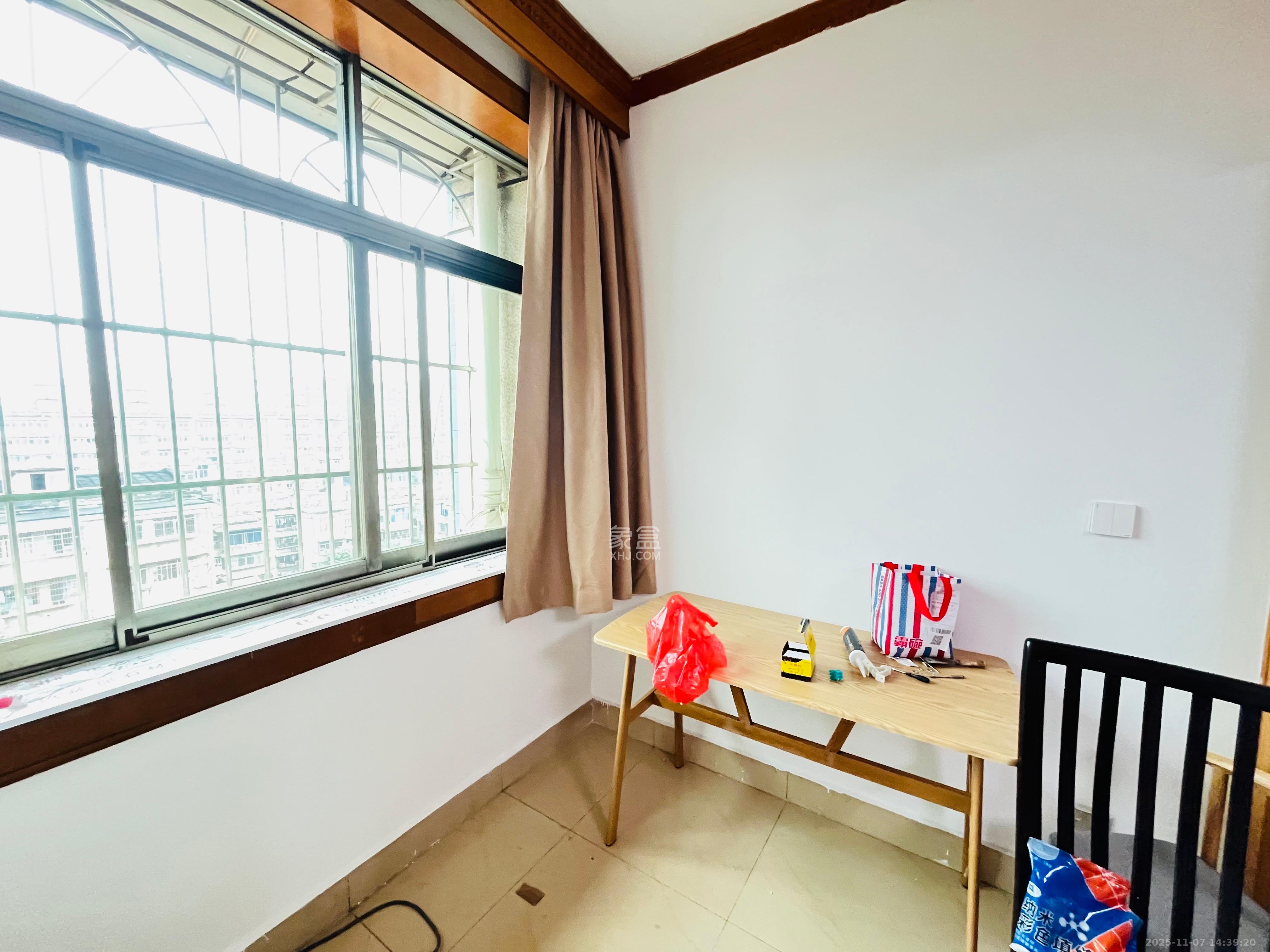 东瓜山一村送变电小区  2室1厅1卫    1300.0元/月室内图