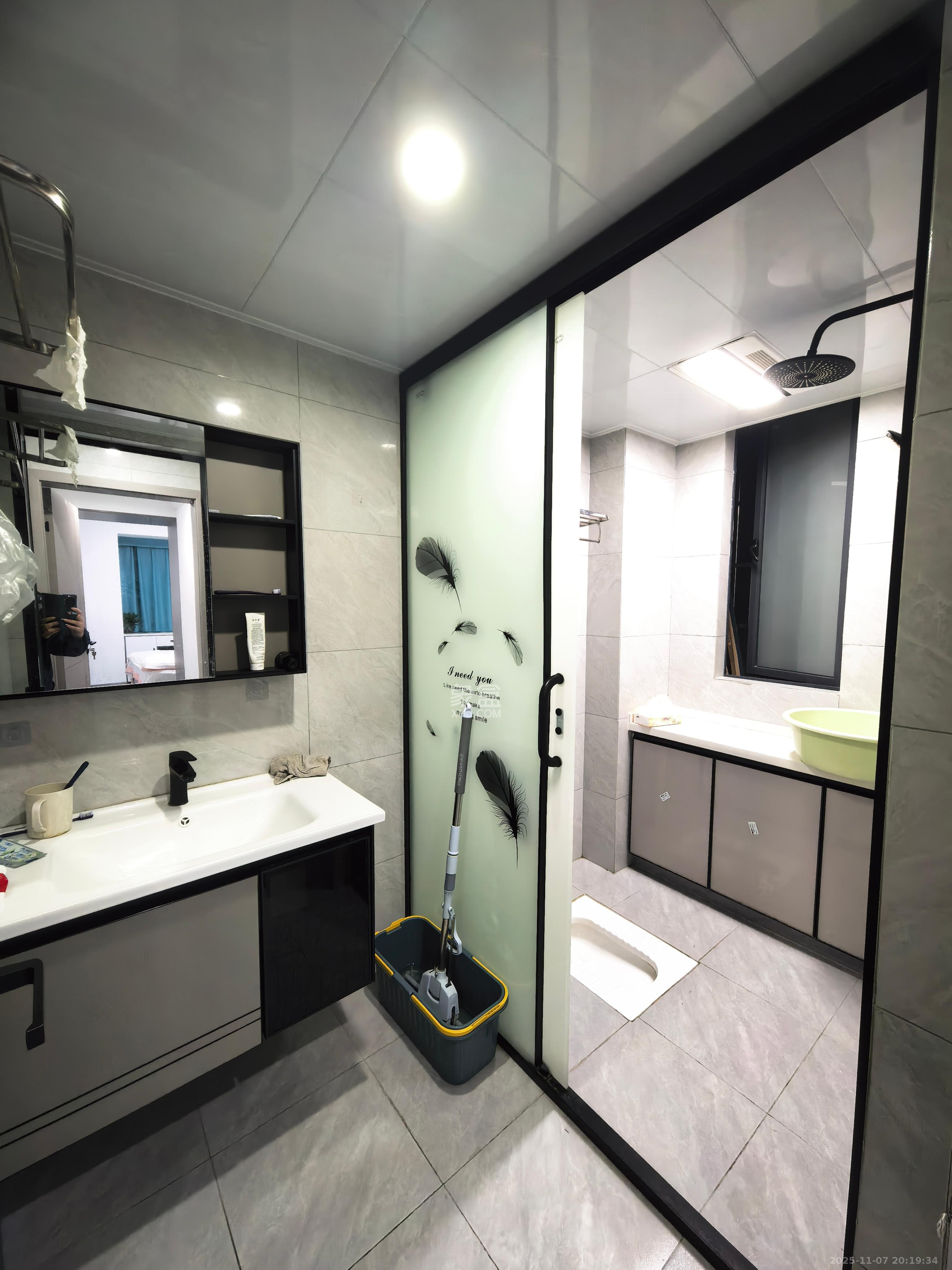 真人桥家园二期 2室2厅1卫 1700.0元/月 真人桥家园二期 2室2厅1卫 1700.0元/月室内图