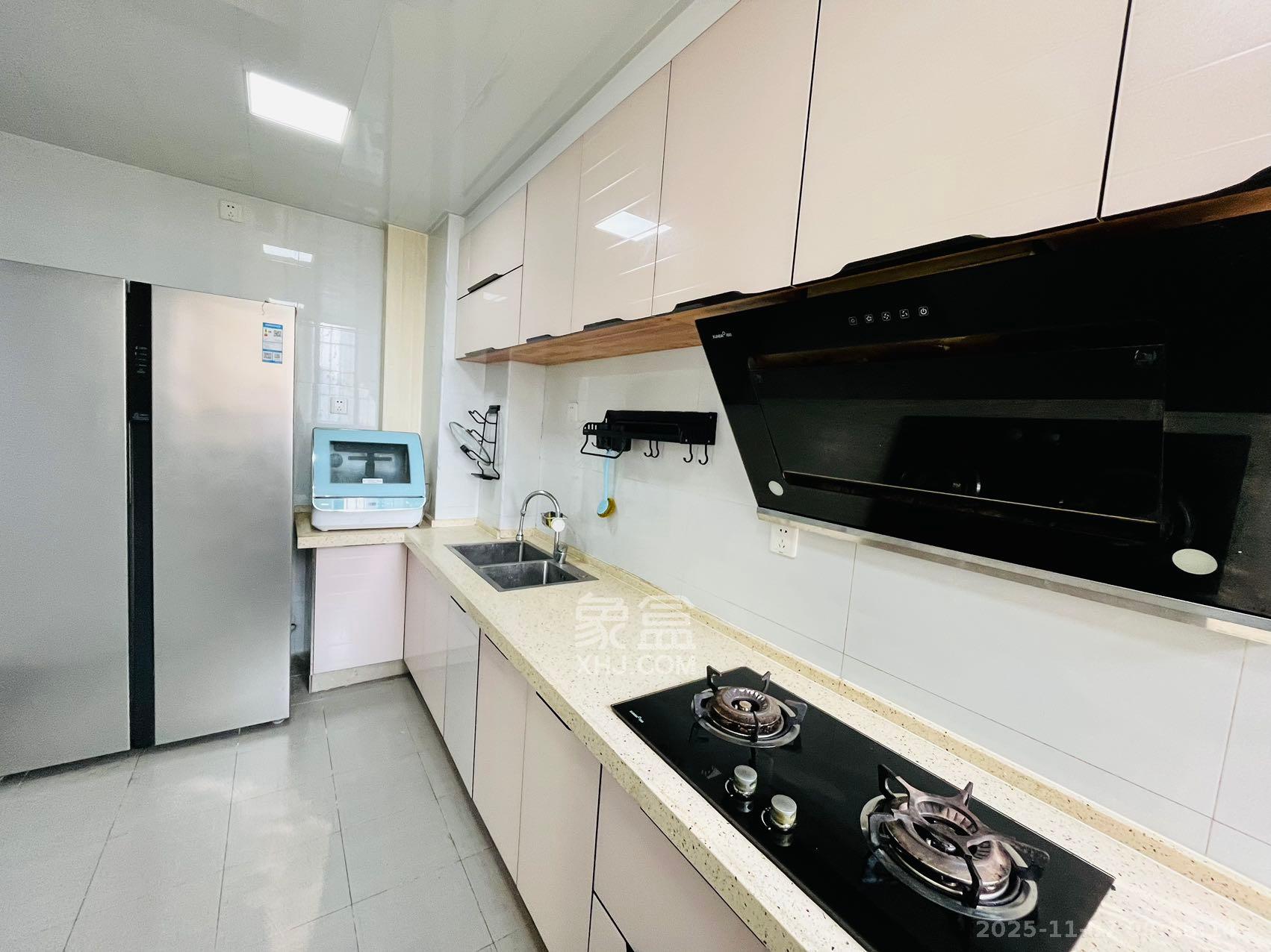 嘉顺苑 2室2厅1卫 2300.0元/月 嘉顺苑 2室2厅1卫 2300.0元/月室内图