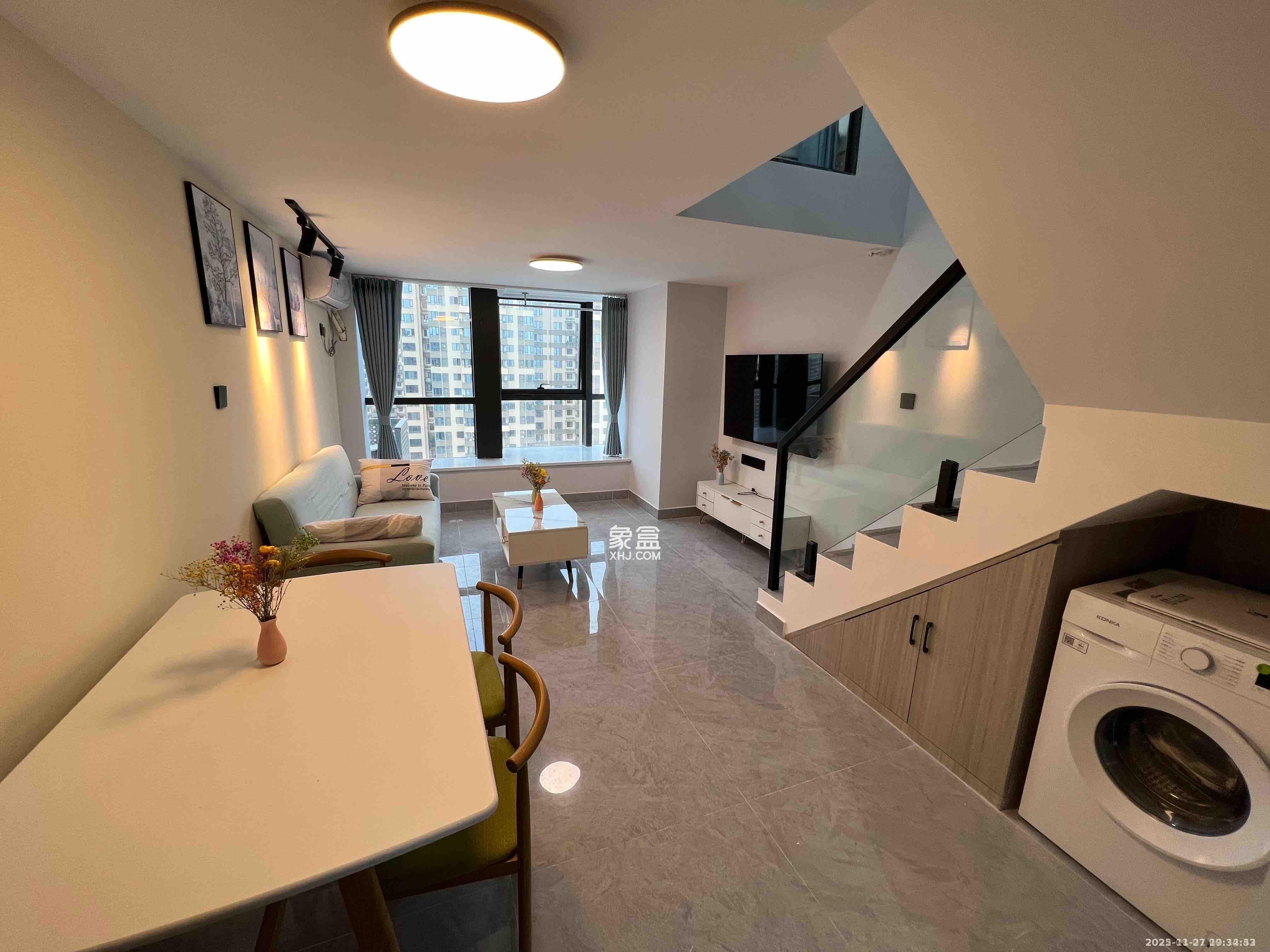 长房时代小镇  2室1厅1卫    2000.0元/月