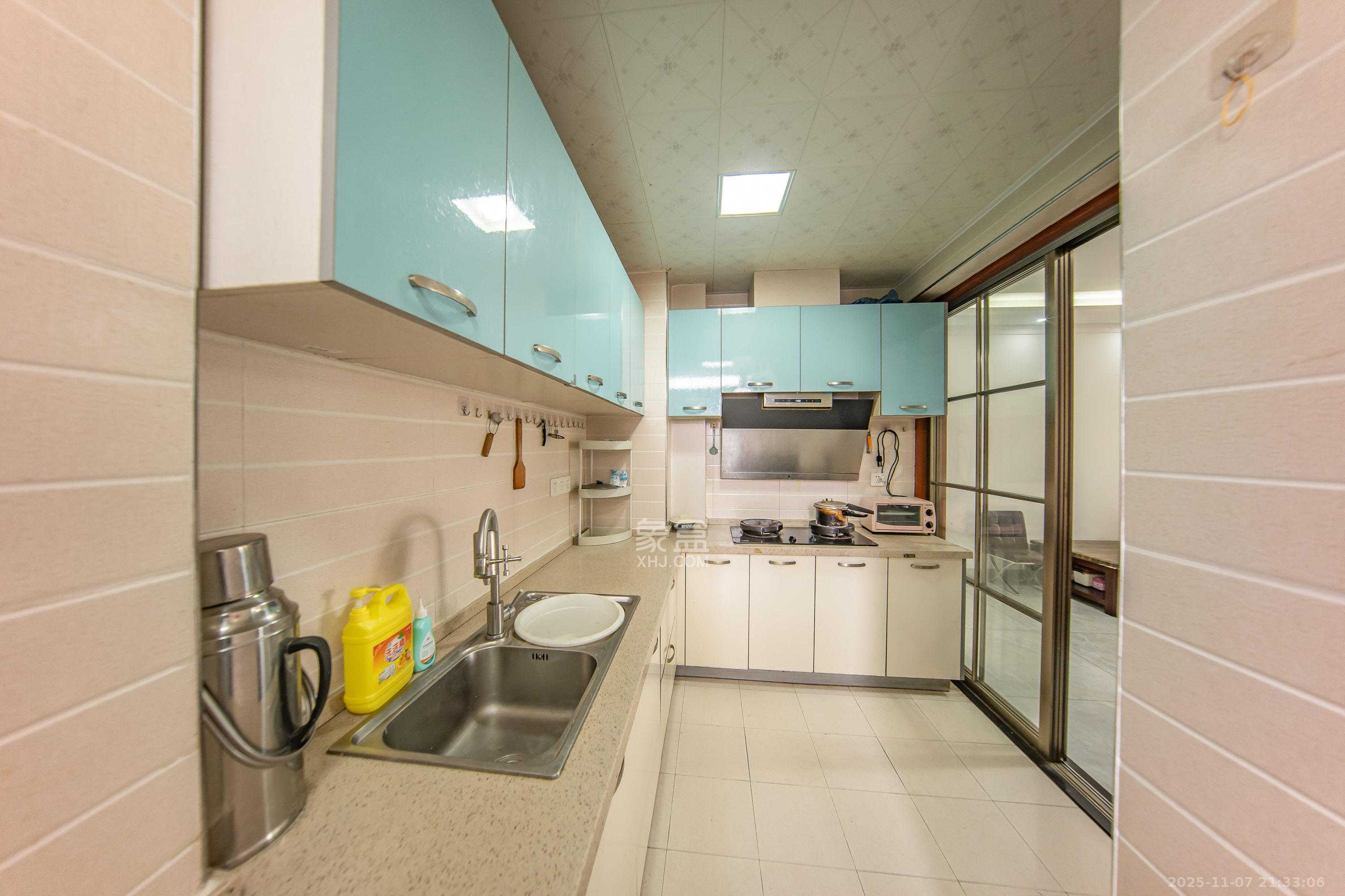 华润橡树湾 3室2厅1卫 69.8万 华润橡树湾 3室2厅1卫 69.8万厨房