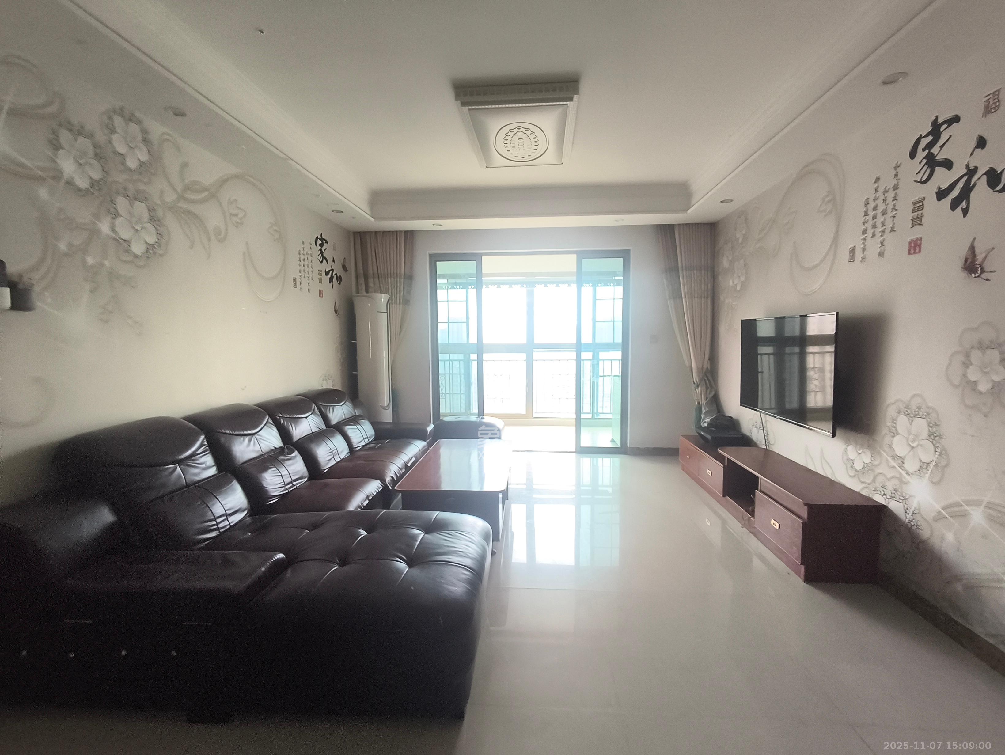 江山帝景哈佛  3室2厅2卫    2600.0元/月