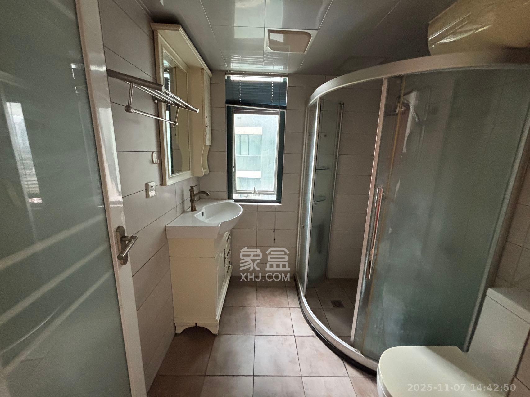 华盛新外滩  2室2厅1卫    3000.0元/月室内图