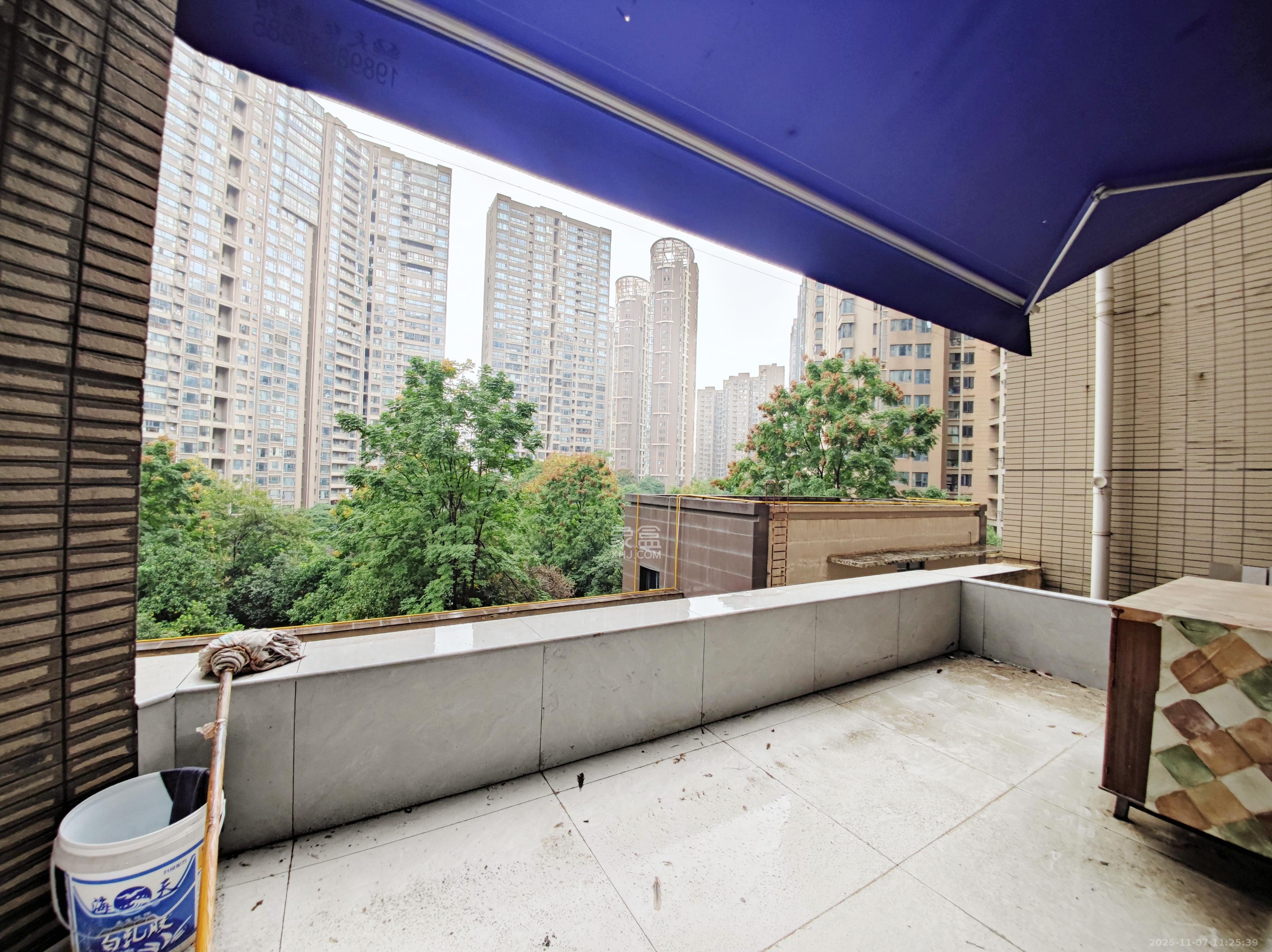 藏珑湖上国际花园  1室1厅1卫    2100.0元/月室内图