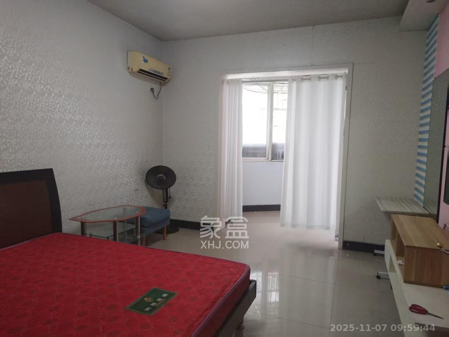 麓山才苑 1室1厅1卫 1600.0元/月 麓山才苑 1室1厅1卫 1600.0元/月室内图