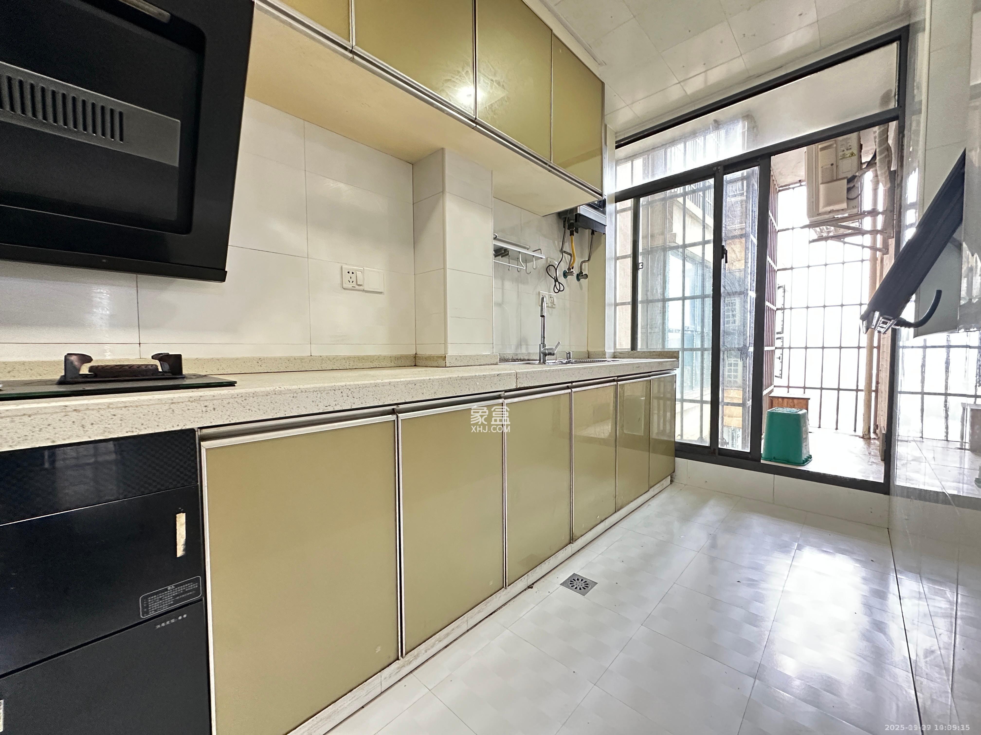 嘉顺苑  2室2厅1卫    2000.0元/月室内图