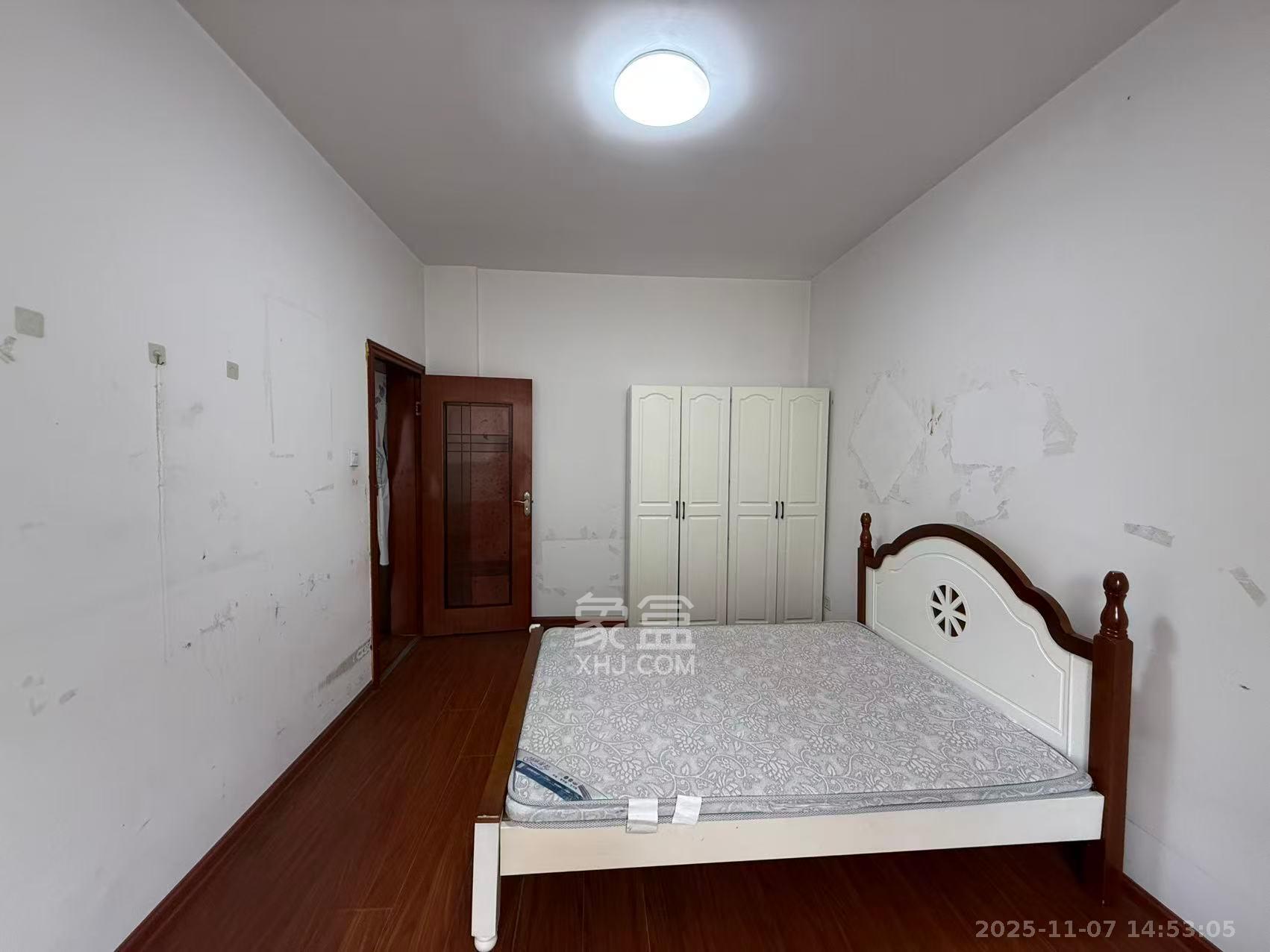 先锋新宇  2室1厅1卫    1600.0元/月室内图