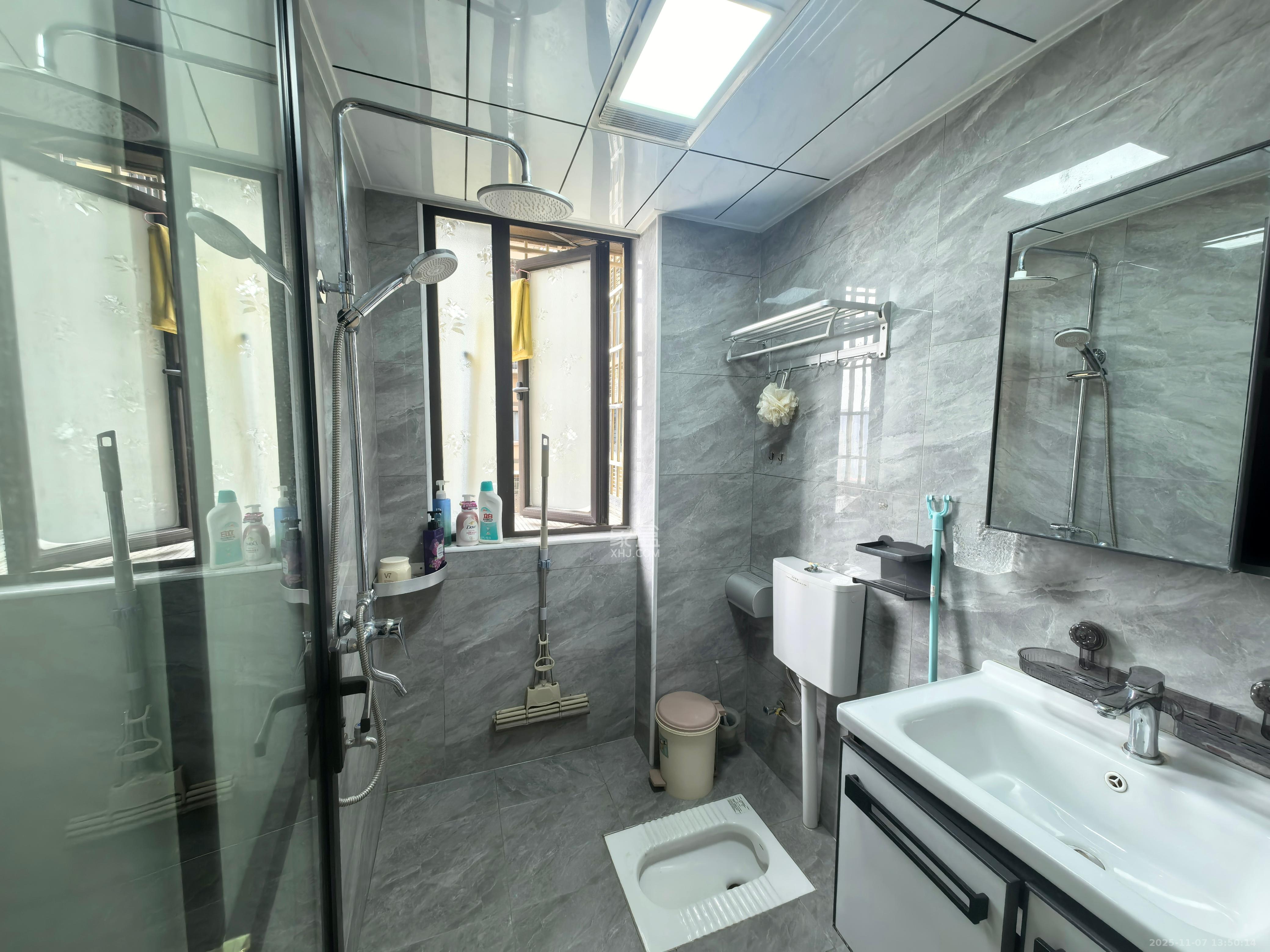 和润园三期 2室2厅1卫 2200.0元/月 和润园三期 2室2厅1卫 2200.0元/月室内图