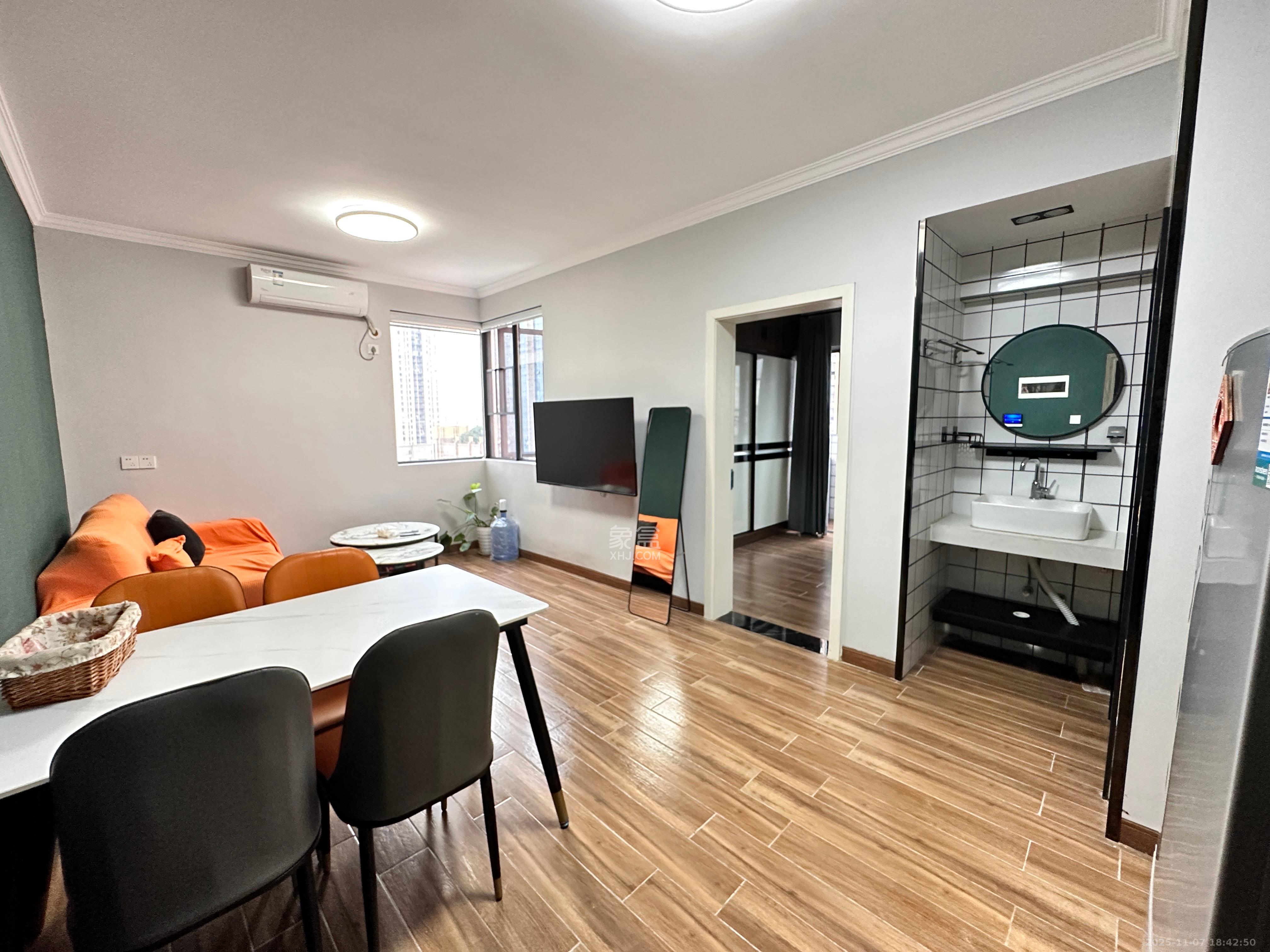 吉泰园安置小区  1室1厅1卫    2400.0元/月室内图