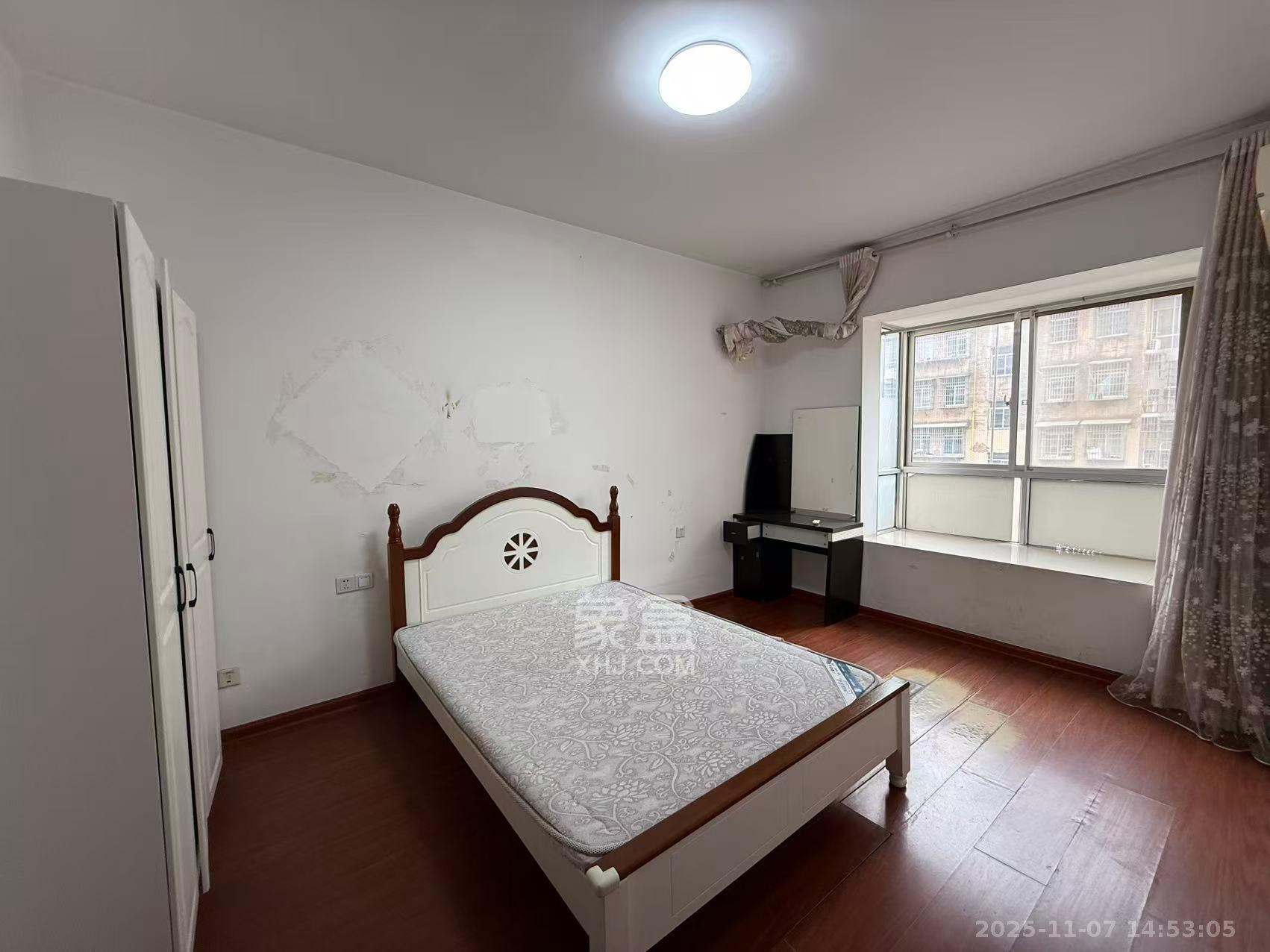 先锋新宇  2室1厅1卫    1600.0元/月室内图