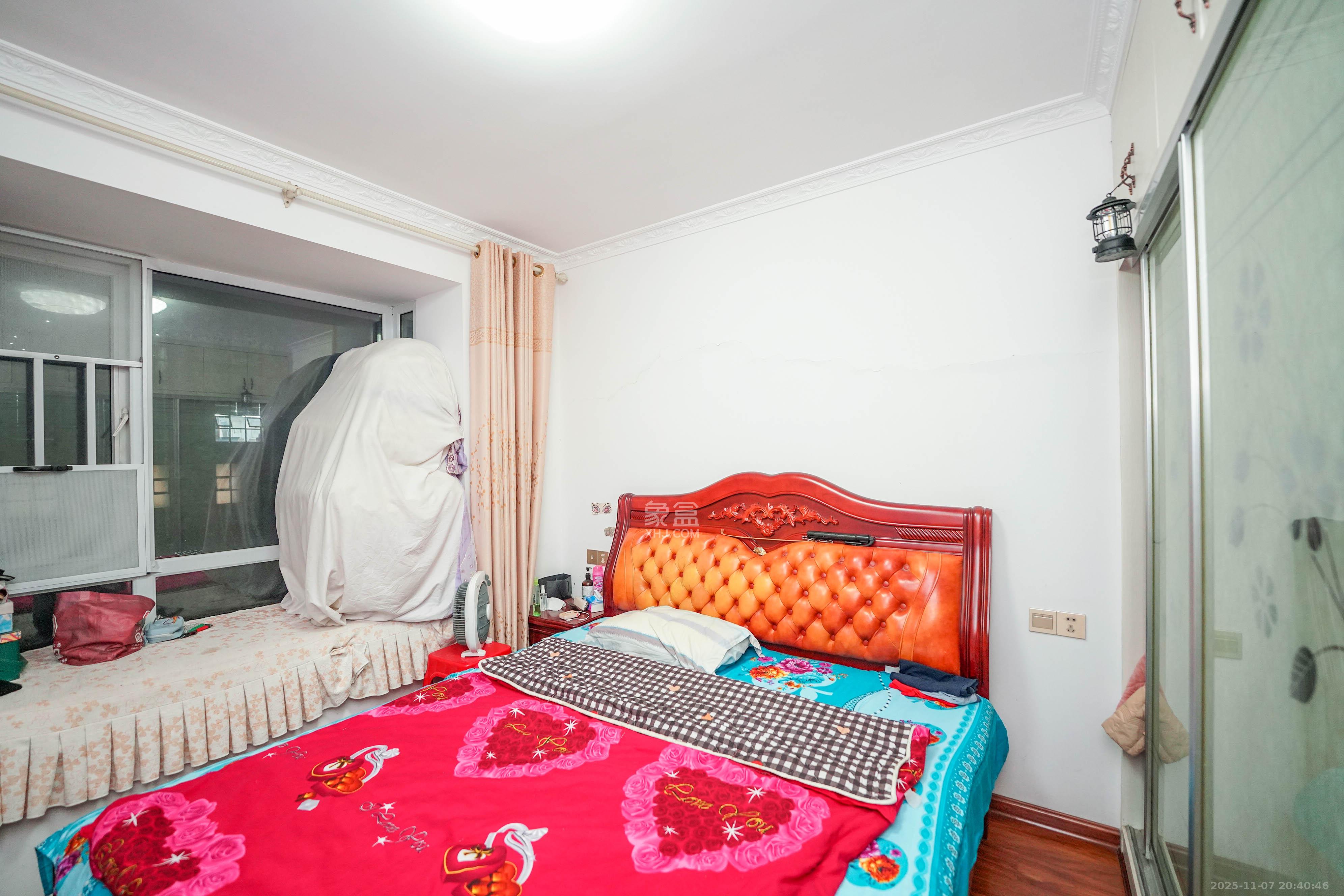 丽发新城  1室0厅0卫    55.0万卧室