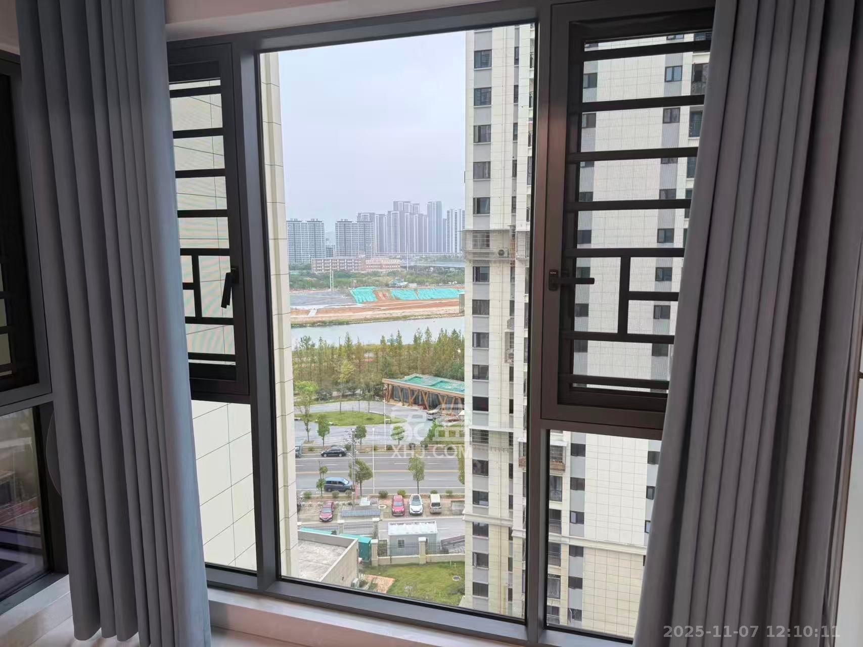 和景家园二期  3室2厅2卫    2700.0元/月室内图