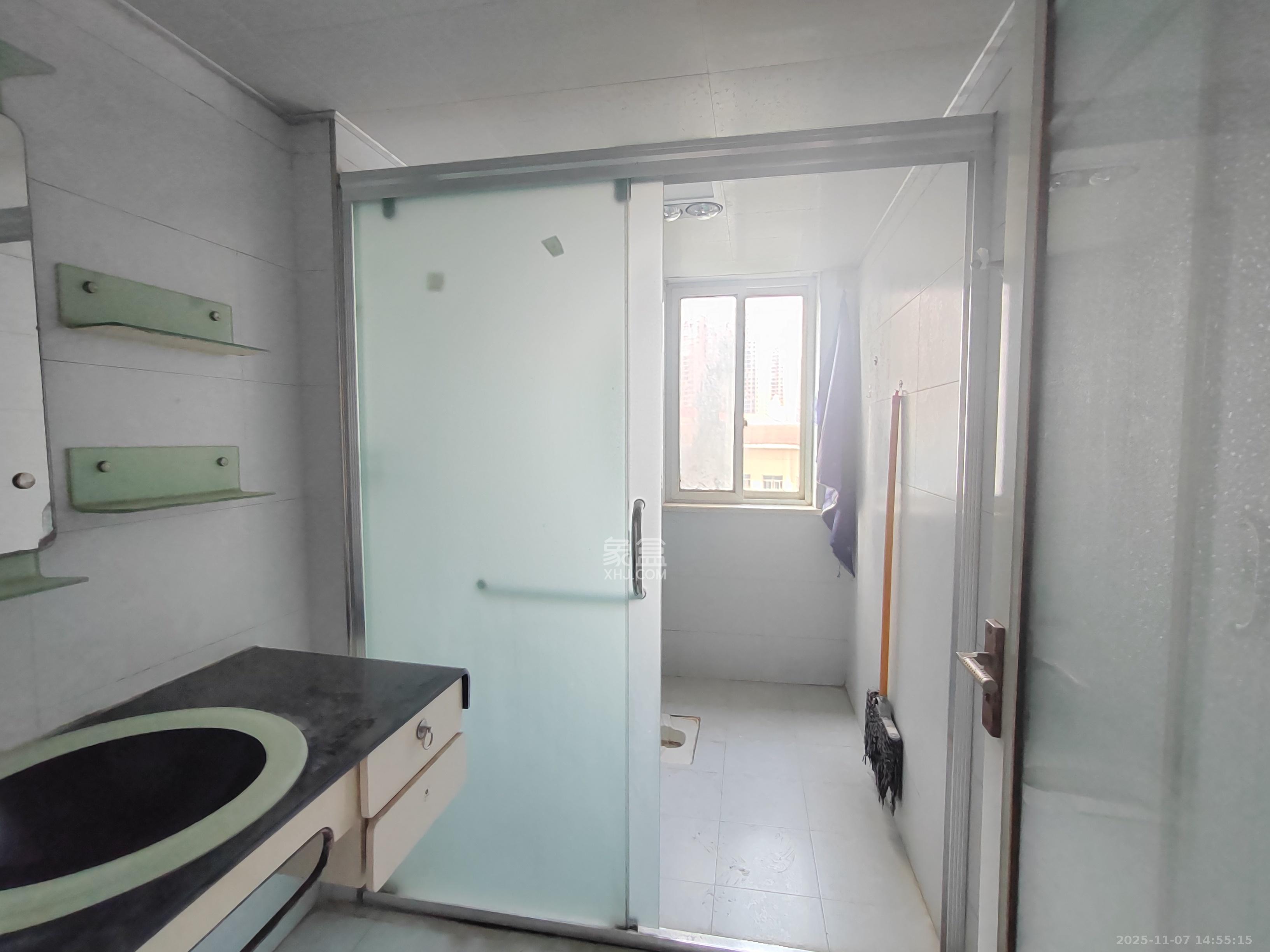 筑梦园 4室2厅2卫 2400.0元/月 筑梦园 4室2厅2卫 2400.0元/月室内图