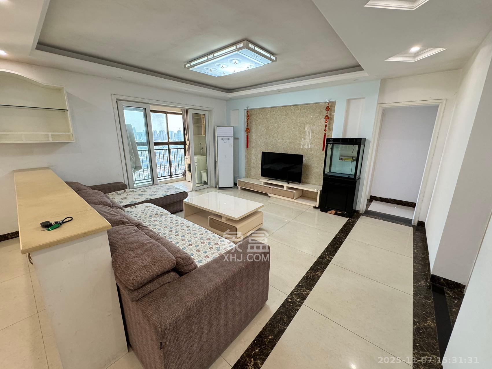 米兰春天  4室2厅2卫    2200.0元/月室内图