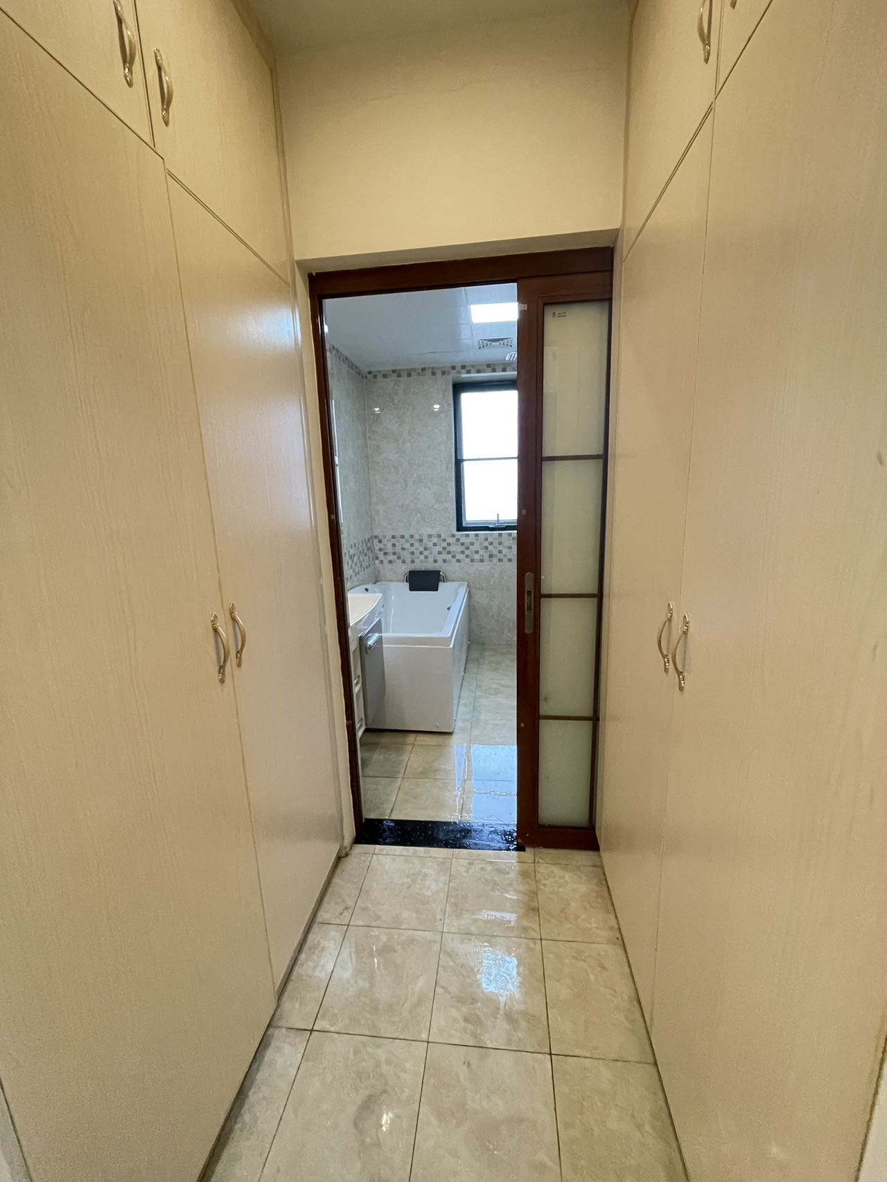 海阔天空-国瑞城二期(雅仕苑) 4室2厅2卫 6200.0元/月 海阔天空-国瑞城二期(雅仕苑) 4室2厅2卫 6200.0元/月室内图