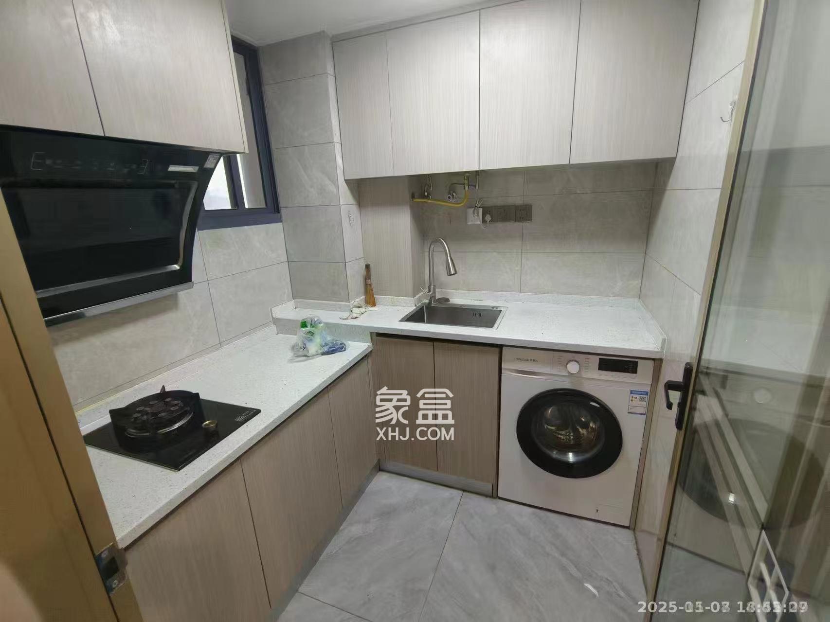 君悦新天地  1室0厅1卫    1400.0元/月