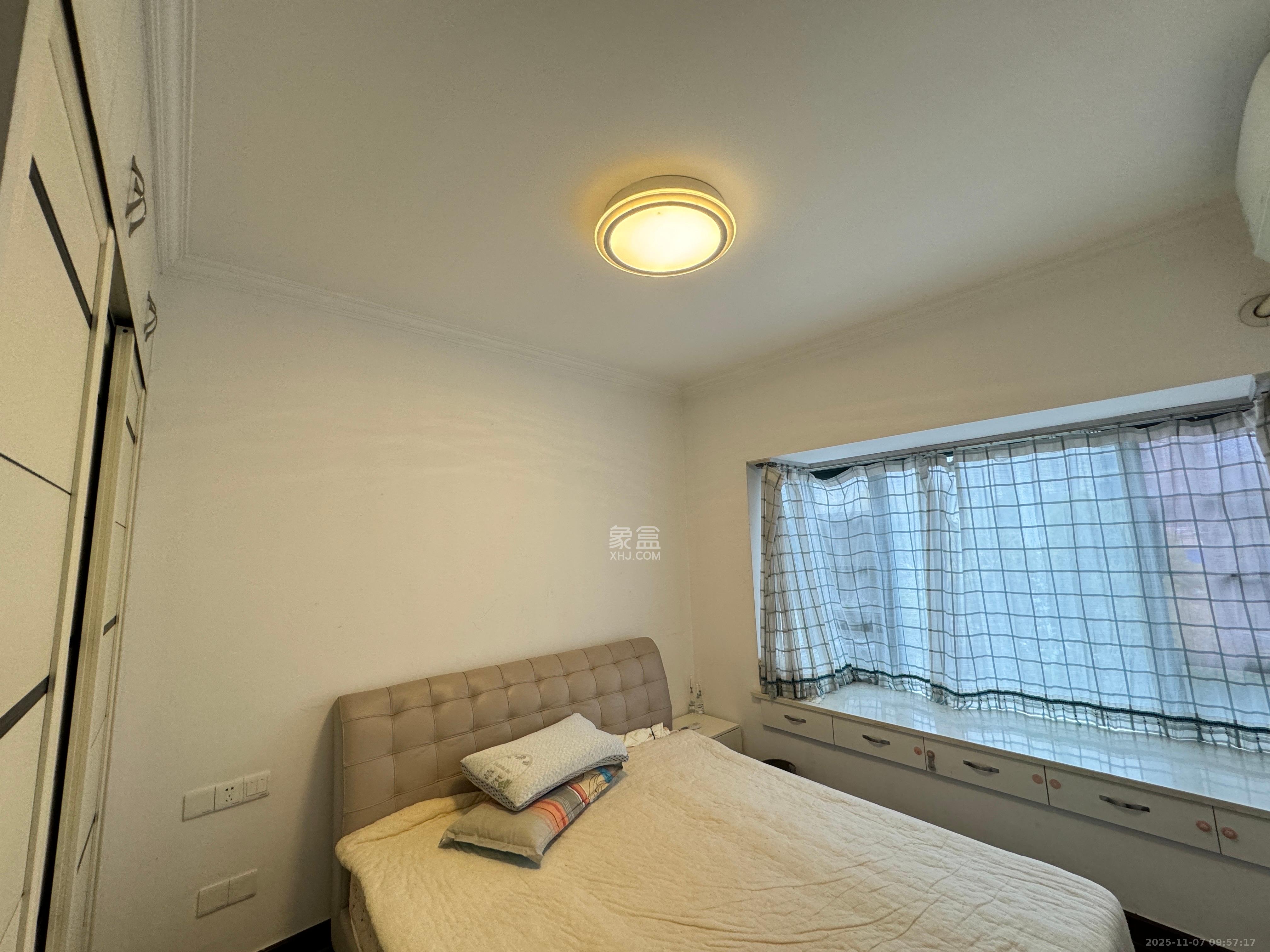 恒大翡翠华庭  2室1厅1卫    2000.0元/月