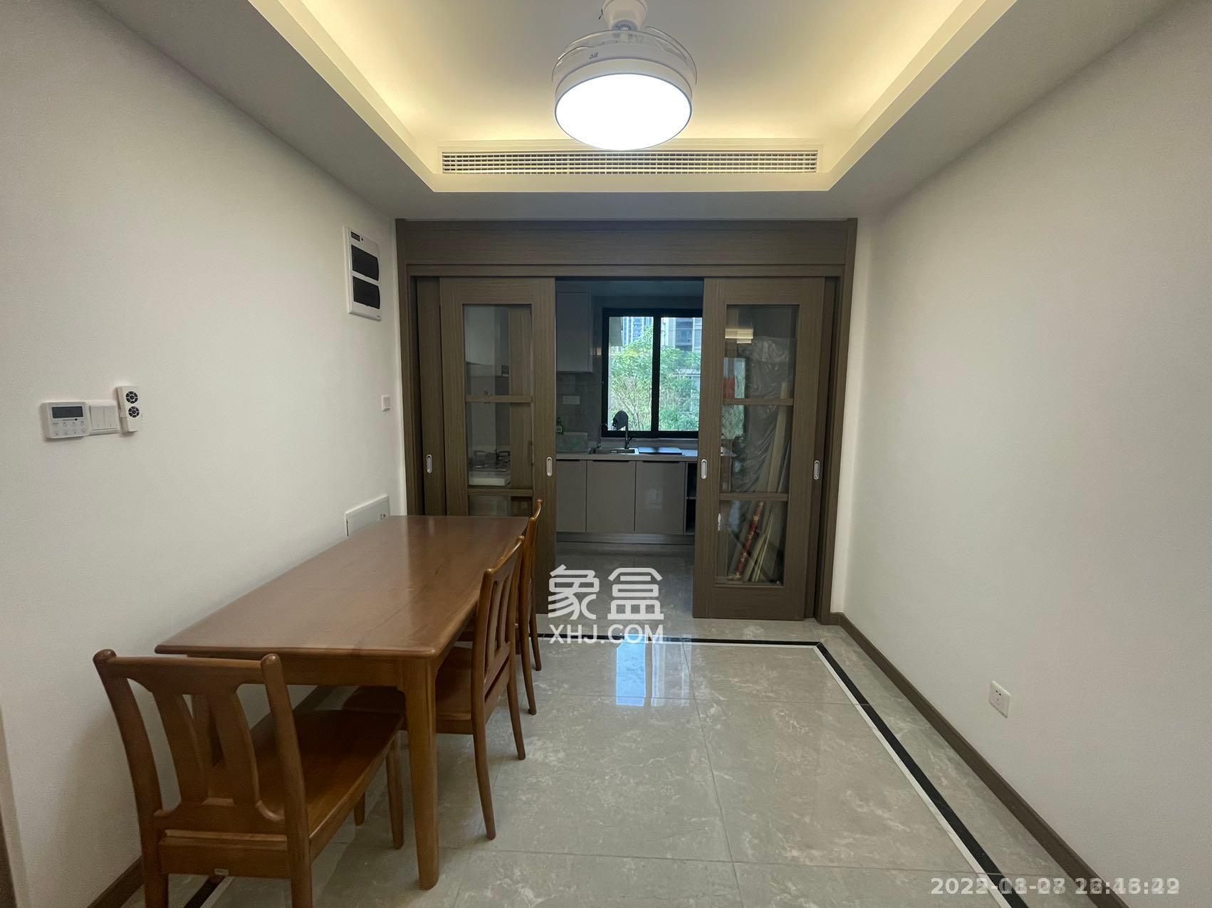 龙湖铂金中心（龙湖春江郦城）  3室2厅2卫    6500.0元/月