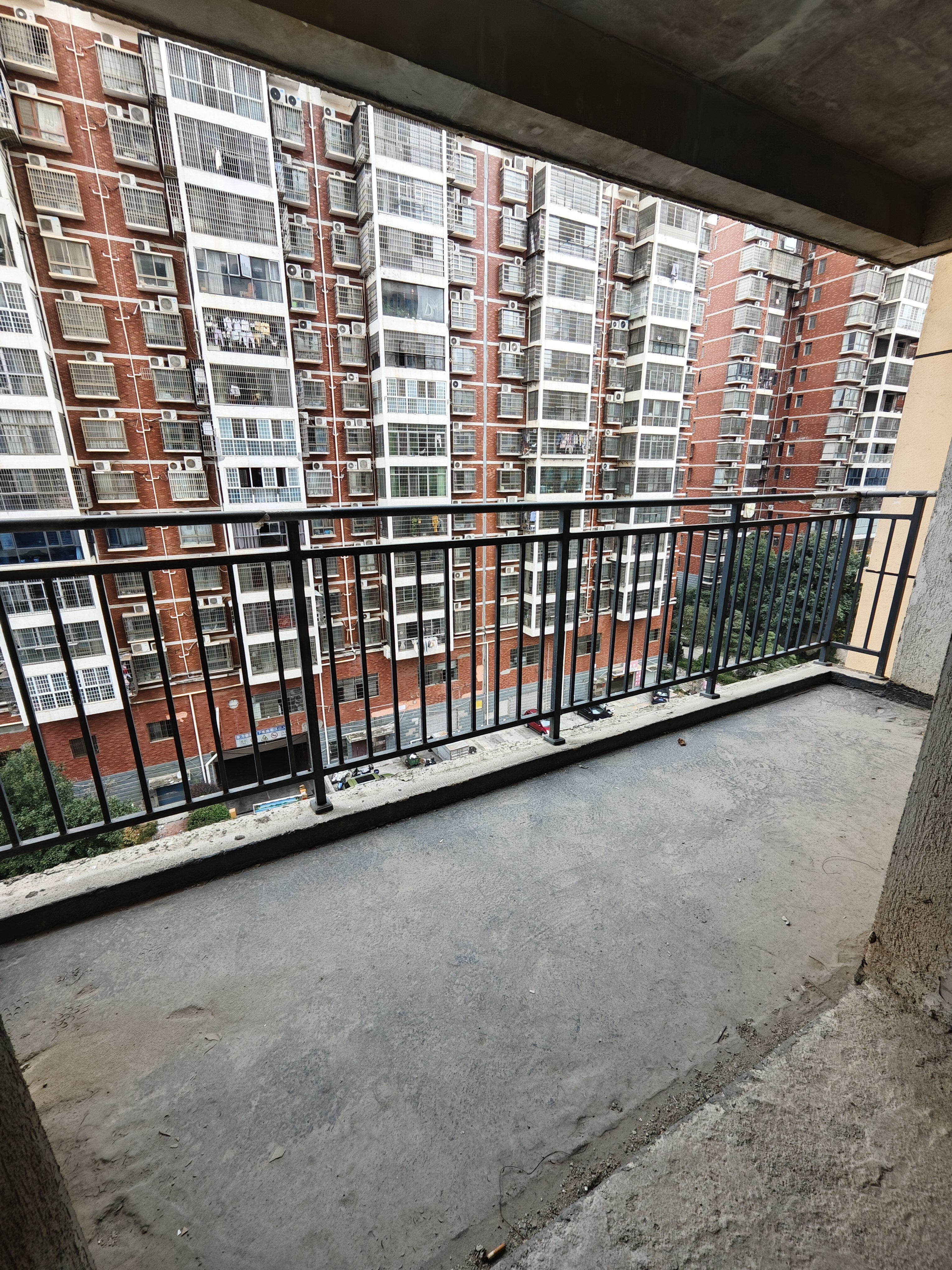 三星华厦 3室2厅2卫 59.8万 三星华厦 3室2厅2卫 59.8万阳台