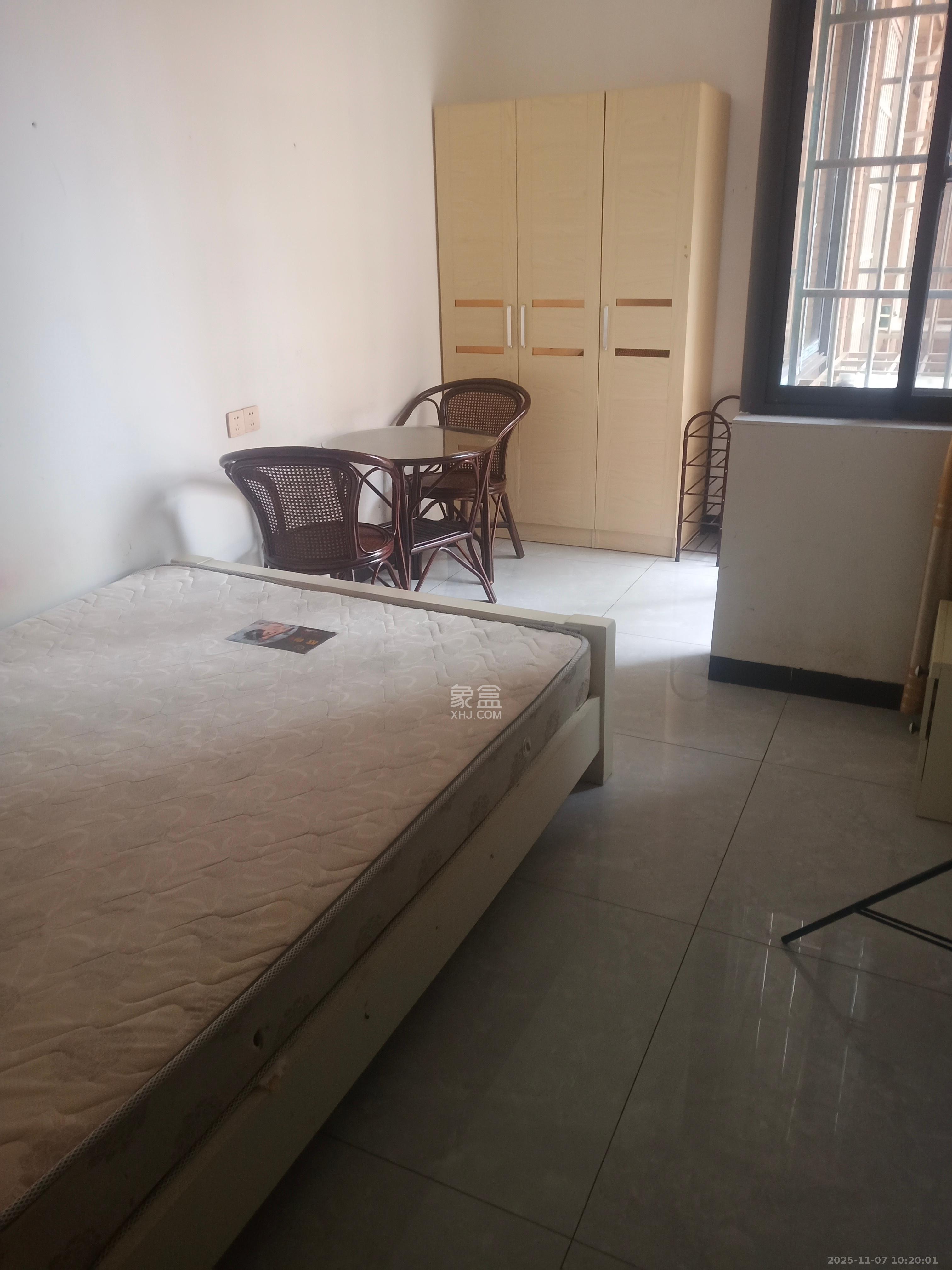 和润园一、二期  1室1厅1卫    1200.0元/月