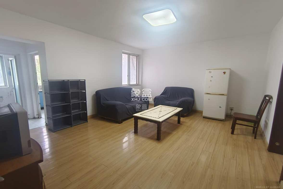 龙吉湾小区(龙瑞尚苑) 2室2厅1卫 1500.0元/月 龙吉湾小区(龙瑞尚苑) 2室2厅1卫 1500.0元/月室内图