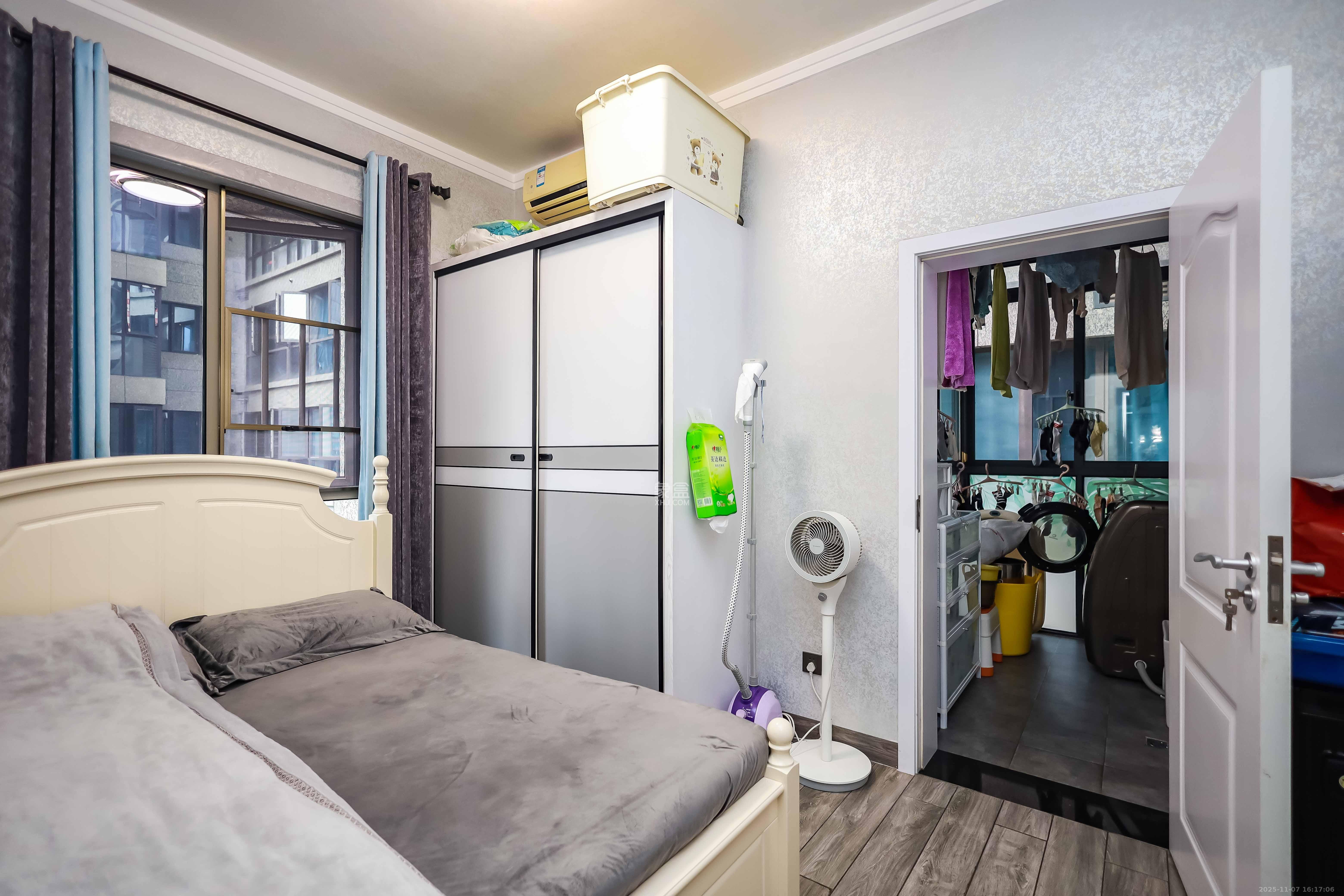 万象府台 3室2厅1卫 178.0万 万象府台 3室2厅1卫 178.0万卧室