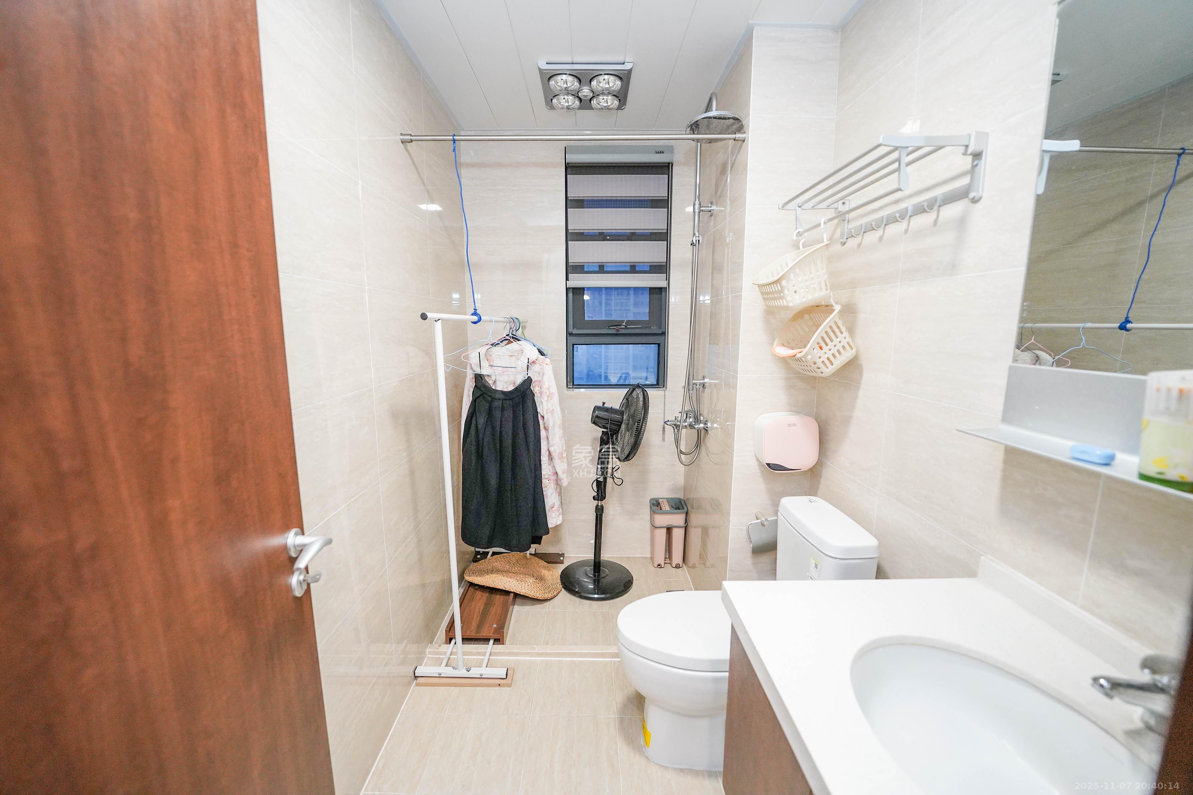 汇金城/嘉华城（二期、三期）  3室2厅2卫    138.0万卫生间