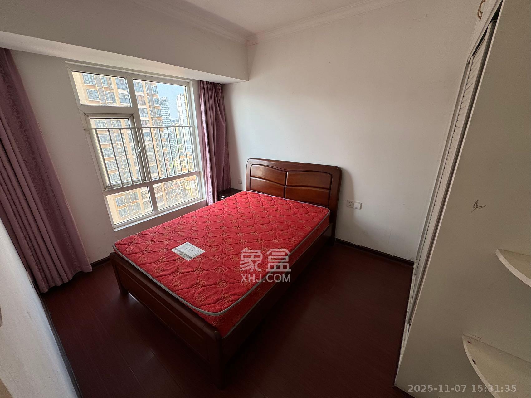 米兰春天  4室2厅2卫    2200.0元/月室内图