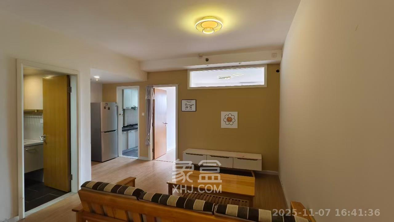 北辰三角洲E5区  1室1厅1卫    2100.0元/月