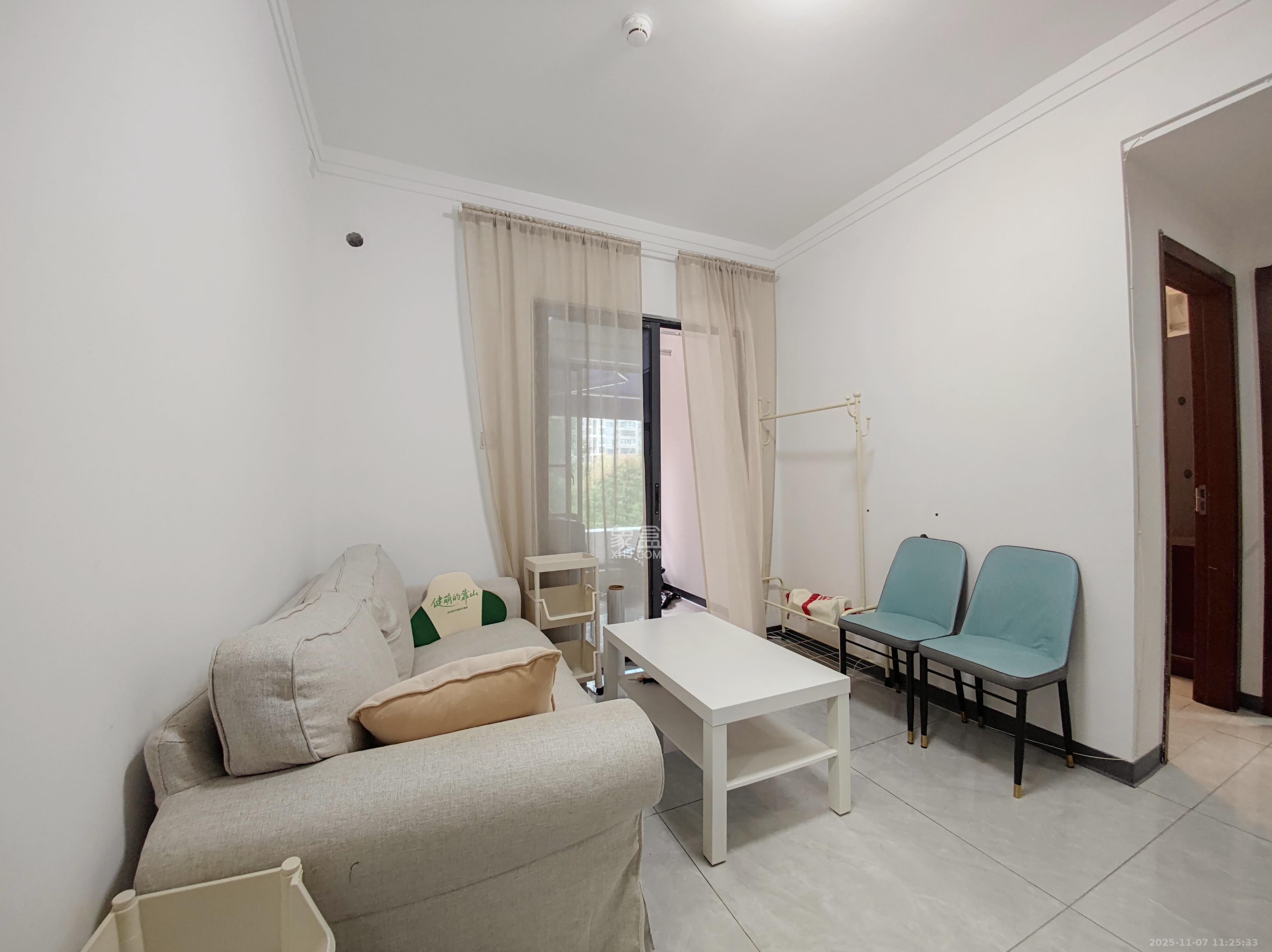 藏珑湖上国际花园  1室1厅1卫    2100.0元/月室内图