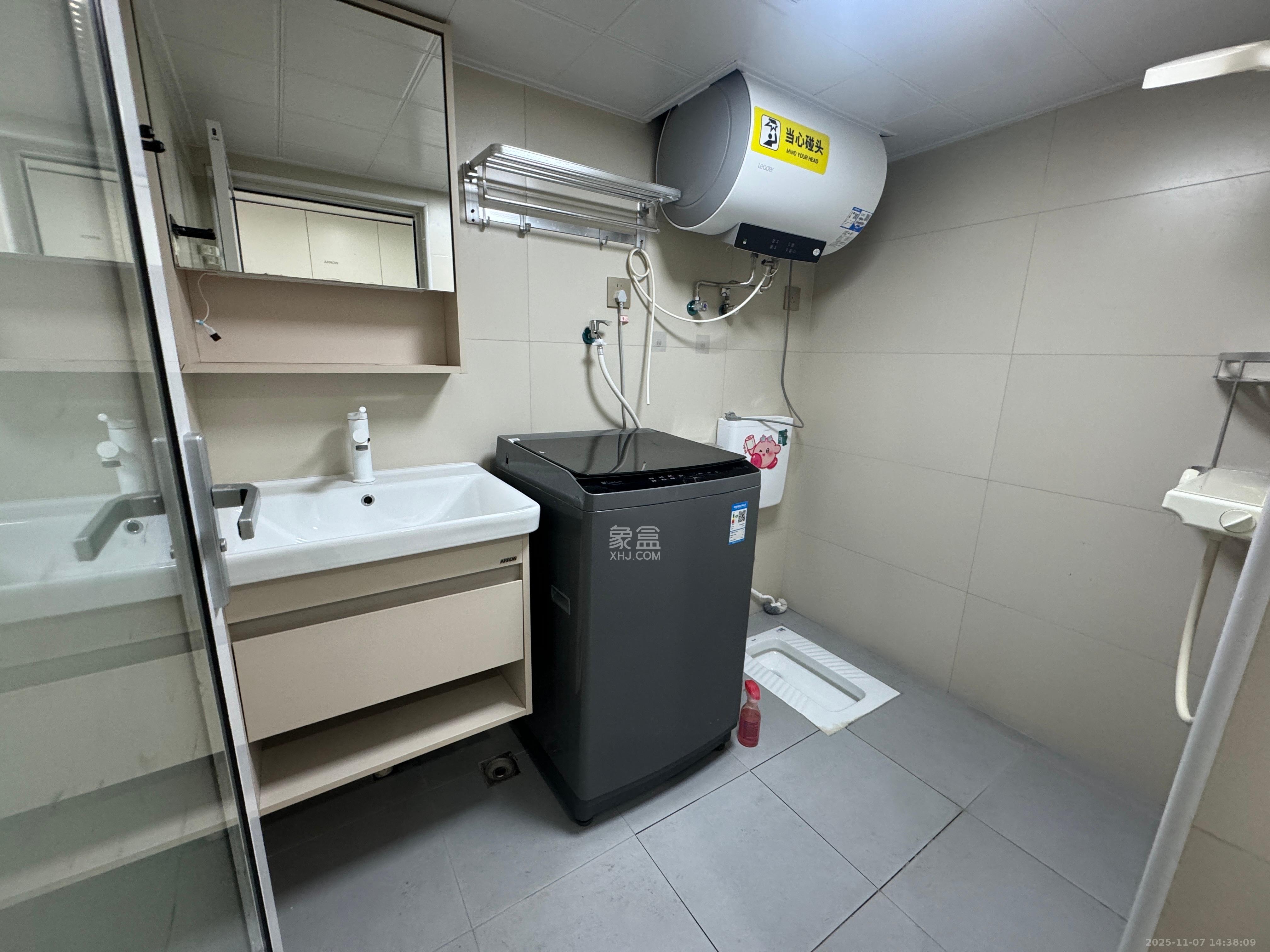 保利中环广场(保利中悦苑) 2室1厅1卫 2100.0元/月 保利中环广场(保利中悦苑) 2室1厅1卫 2100.0元/月室内图