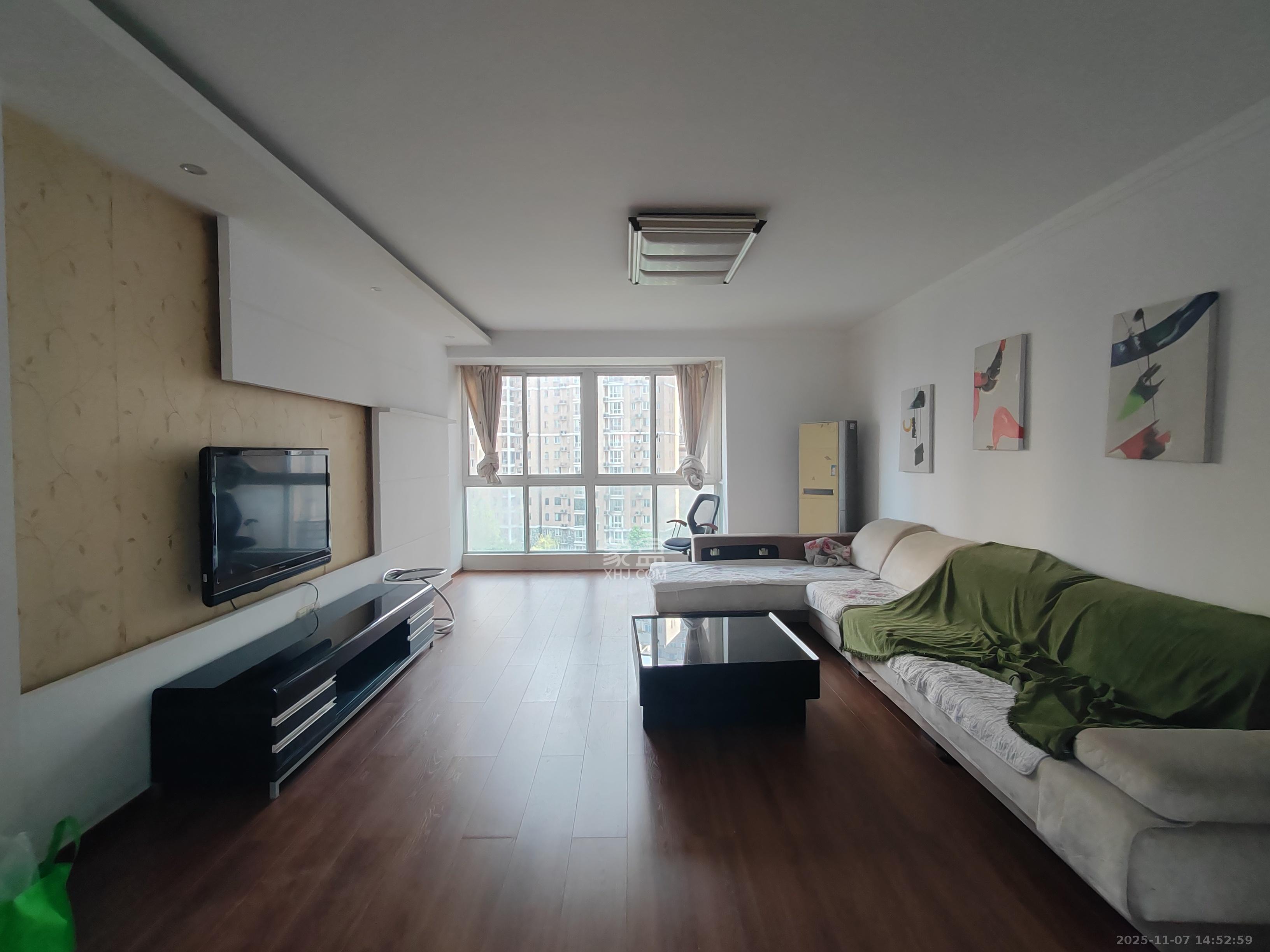 筑梦园 4室2厅2卫 2400.0元/月 筑梦园 4室2厅2卫 2400.0元/月室内图