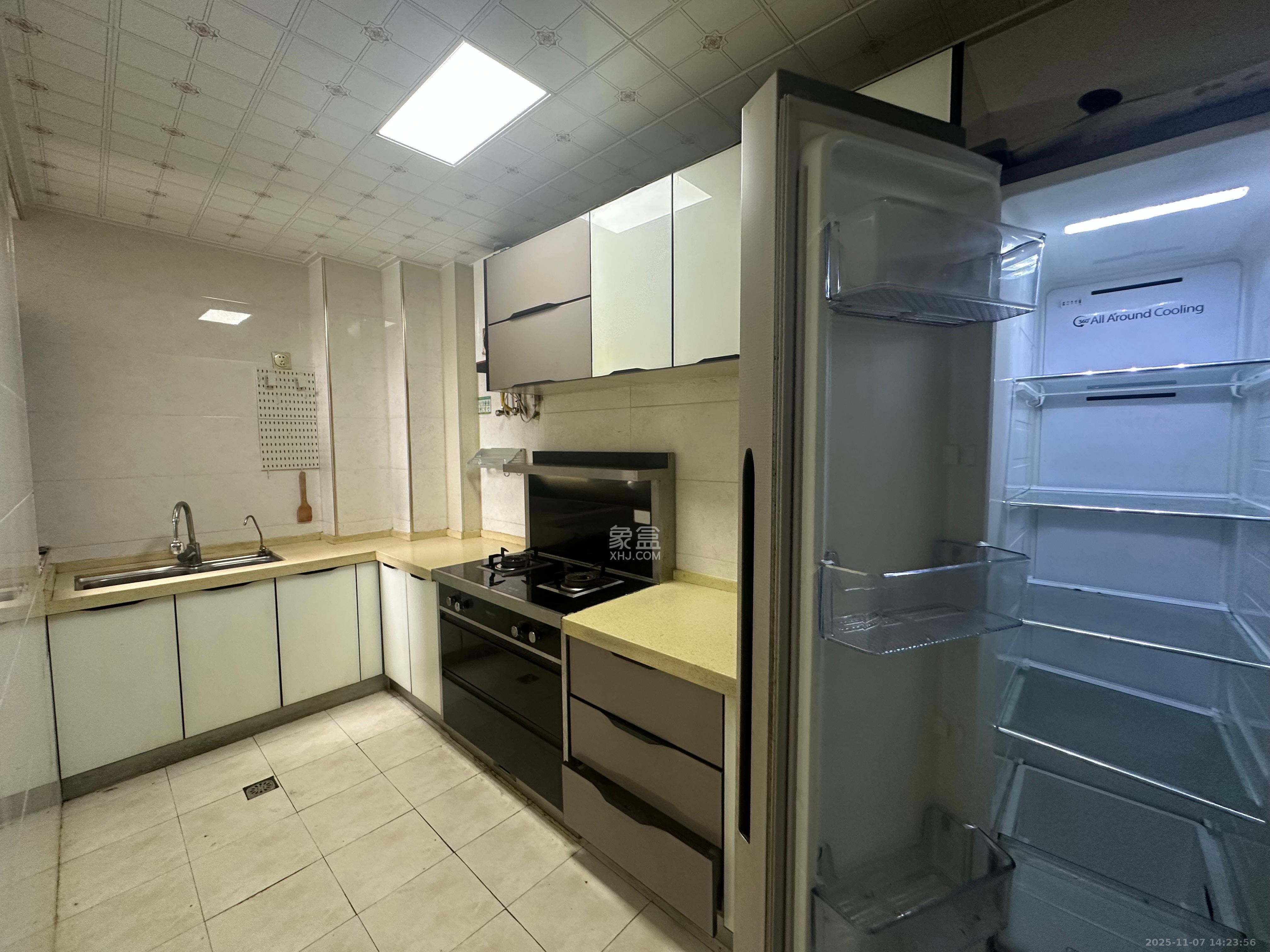 剑桥名门  2室1厅1卫    2200.0元/月室内图