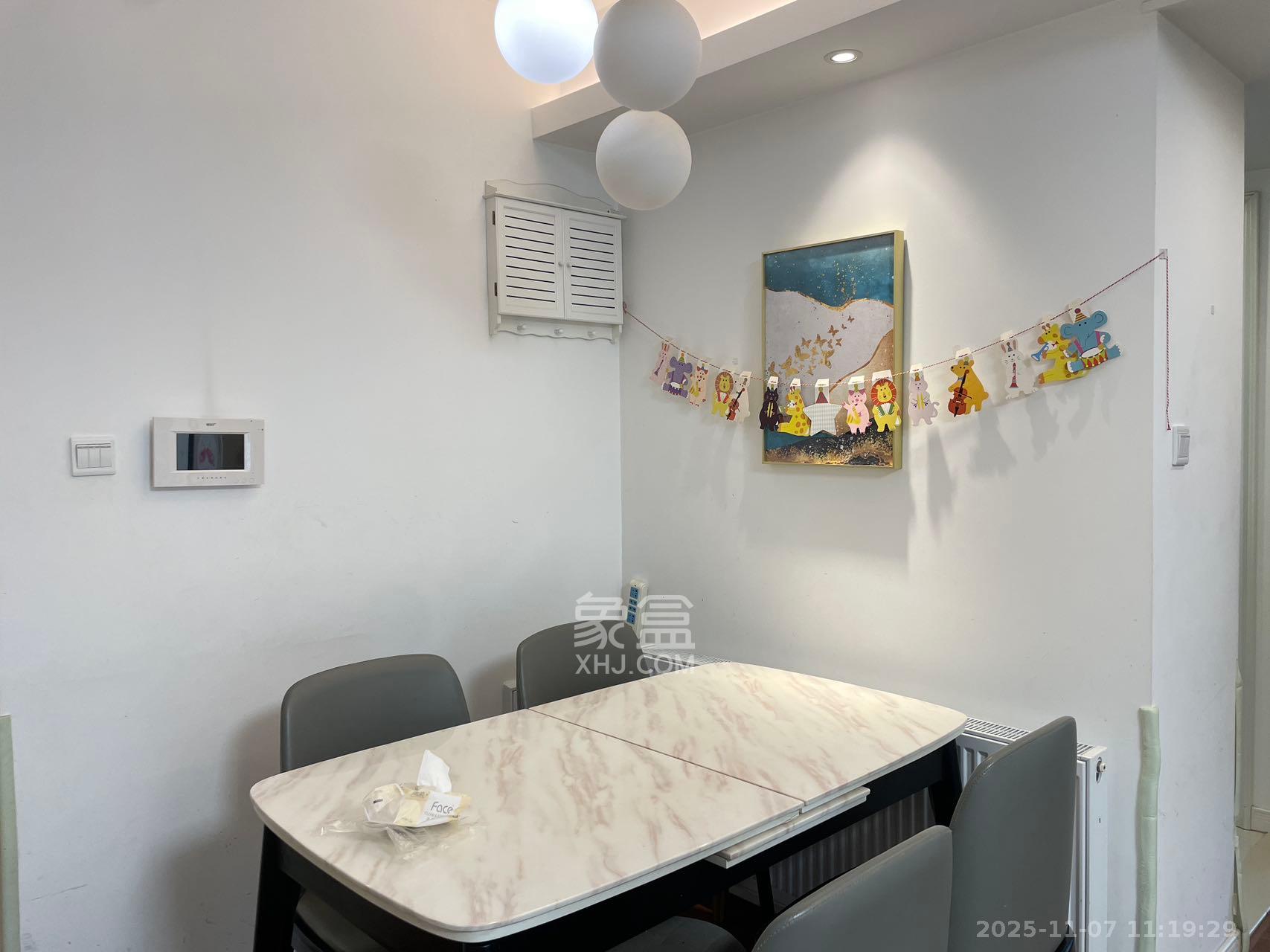 万科魅力之城观澜里 3室2厅2卫 2900.0元/月 万科魅力之城观澜里 3室2厅2卫 2900.0元/月室内图