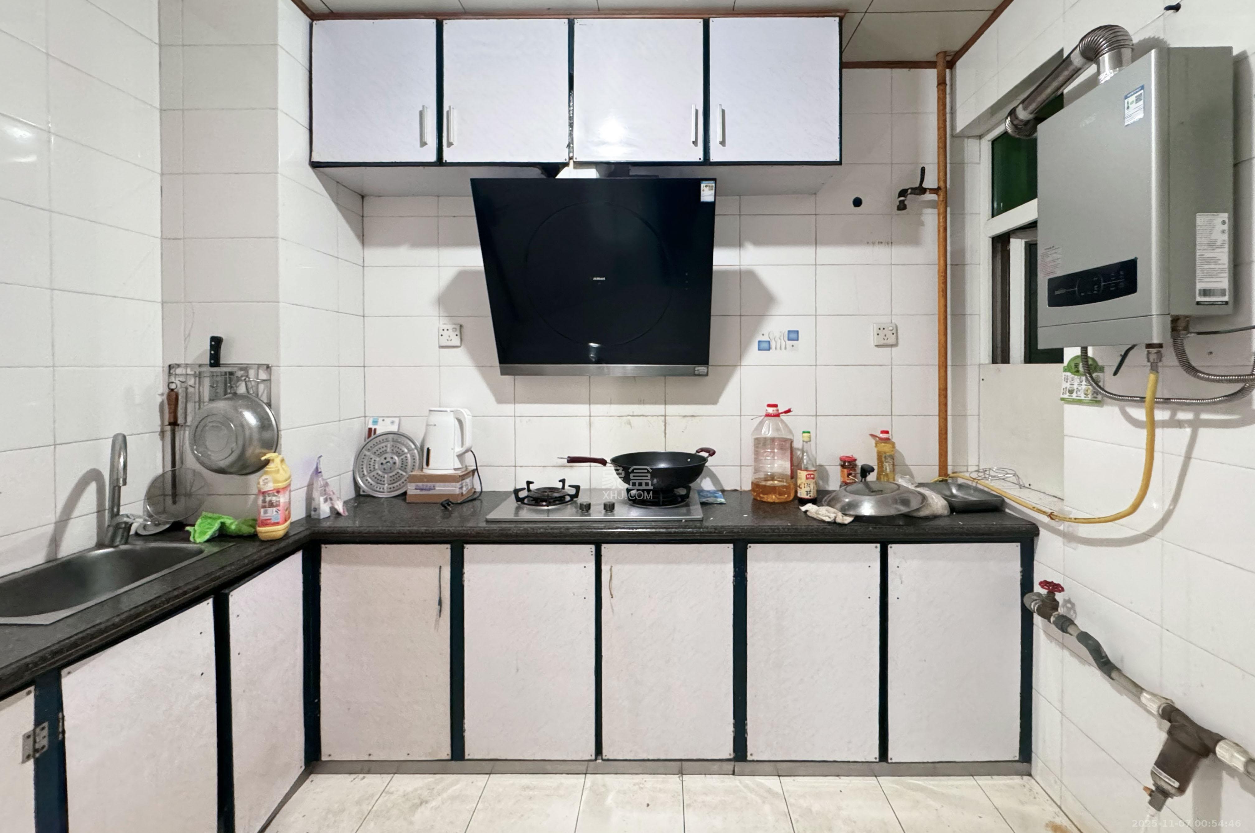 恩瑞麓山名园（龙王港小区）  3室2厅1卫    89.0万厨房