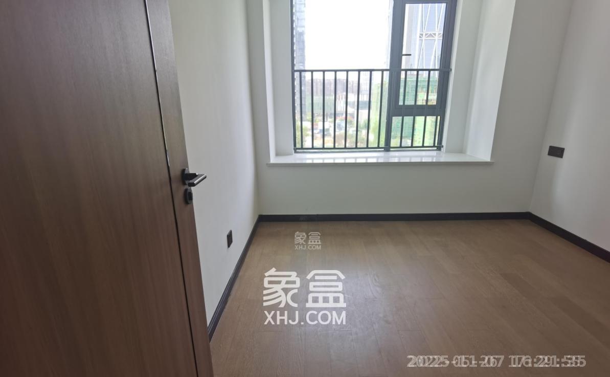 卓越中寰  3室2厅2卫    4200.0元/月室内图