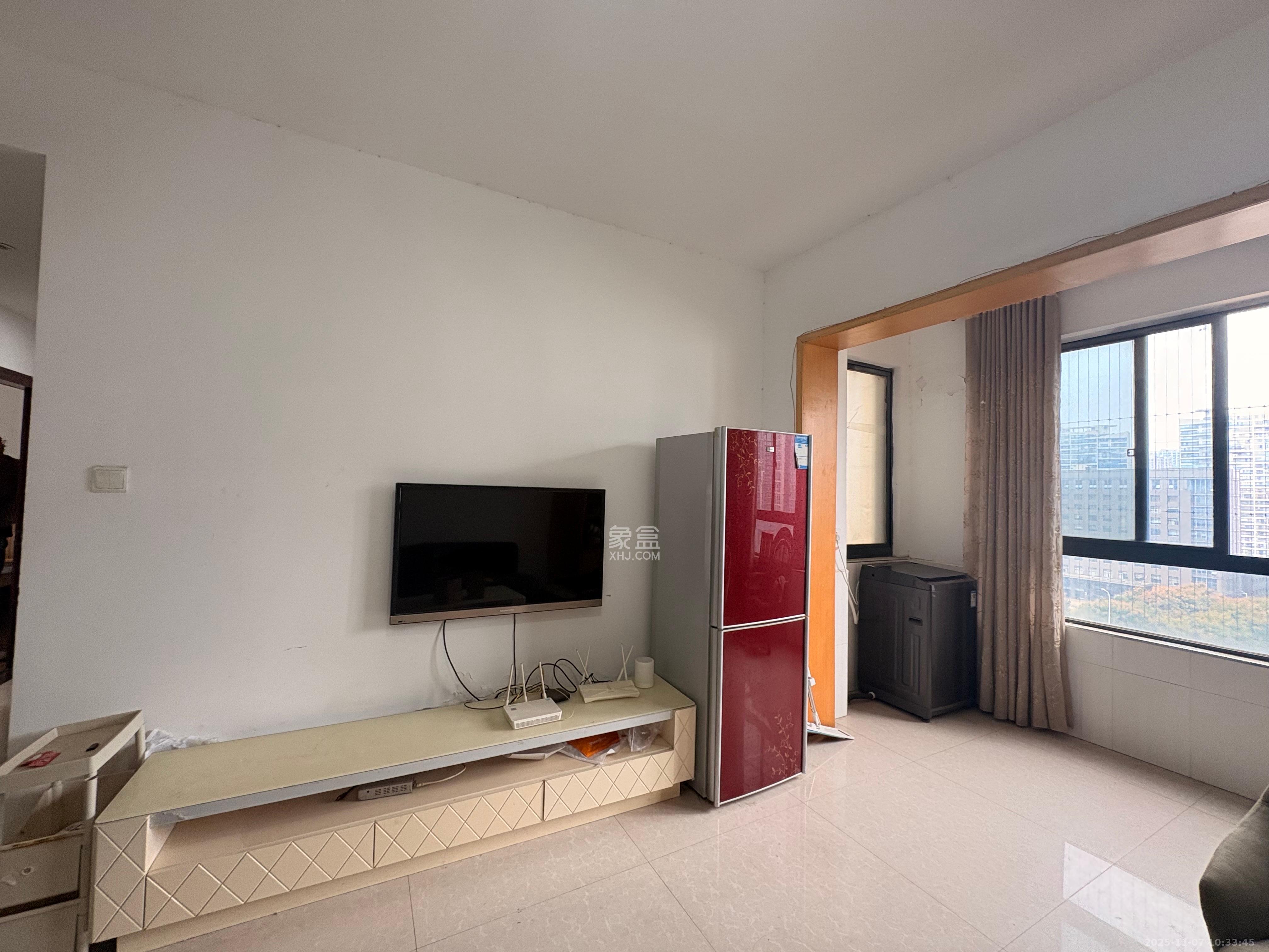 高升金典  1室2厅1卫    2400.0元/月室内图