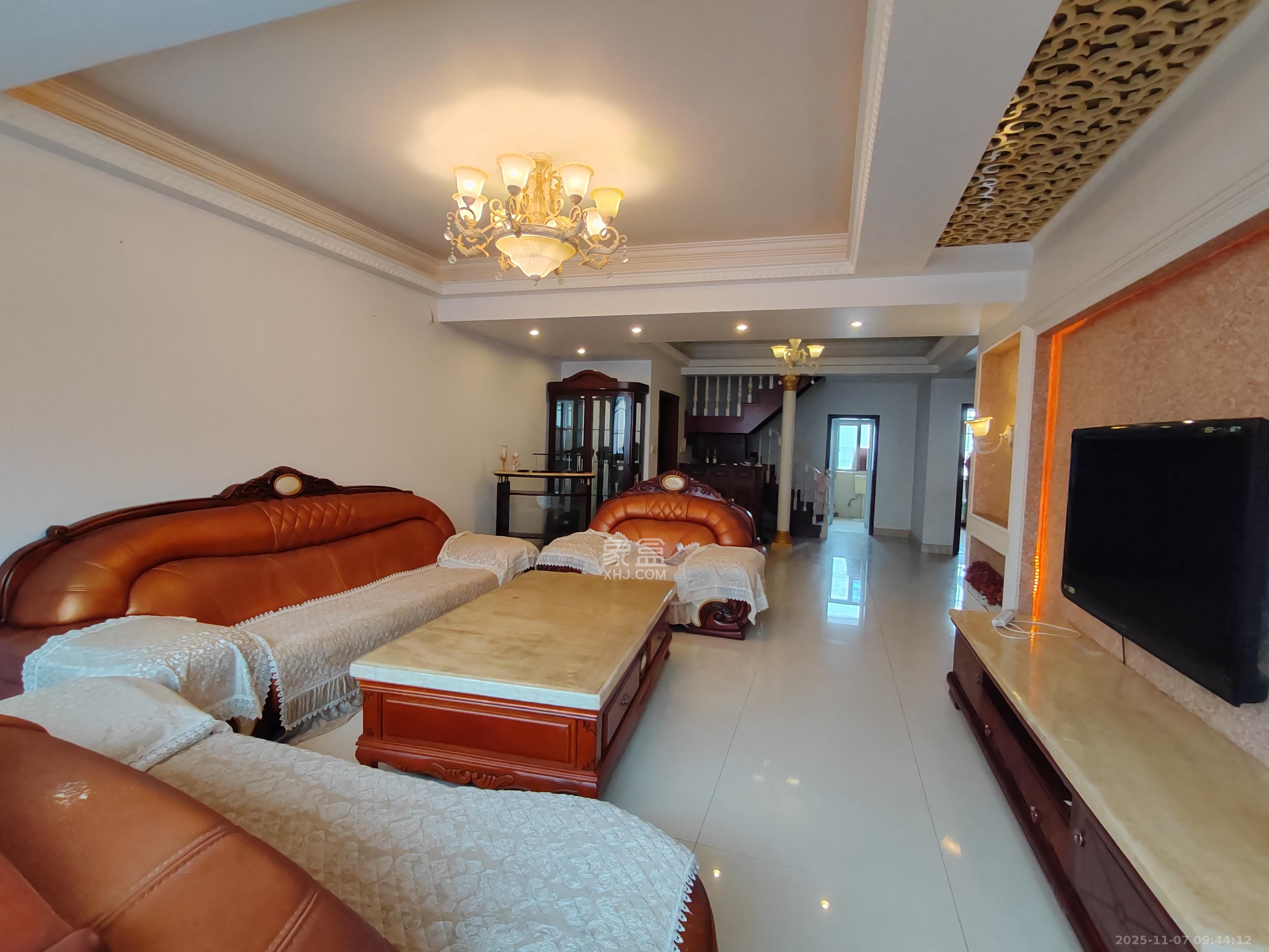 湘绣城  5室3厅2卫    2600.0元/月室内图