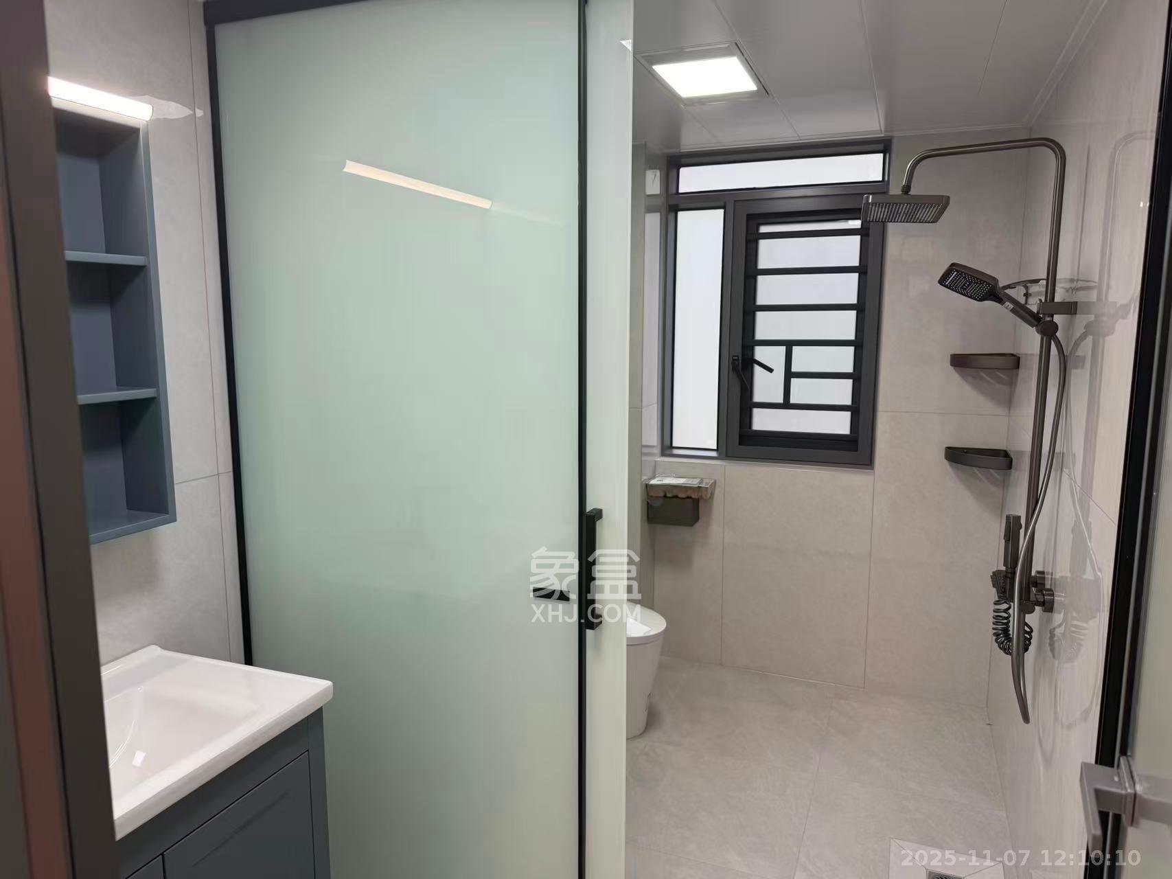 和景家园二期  3室2厅2卫    2700.0元/月室内图