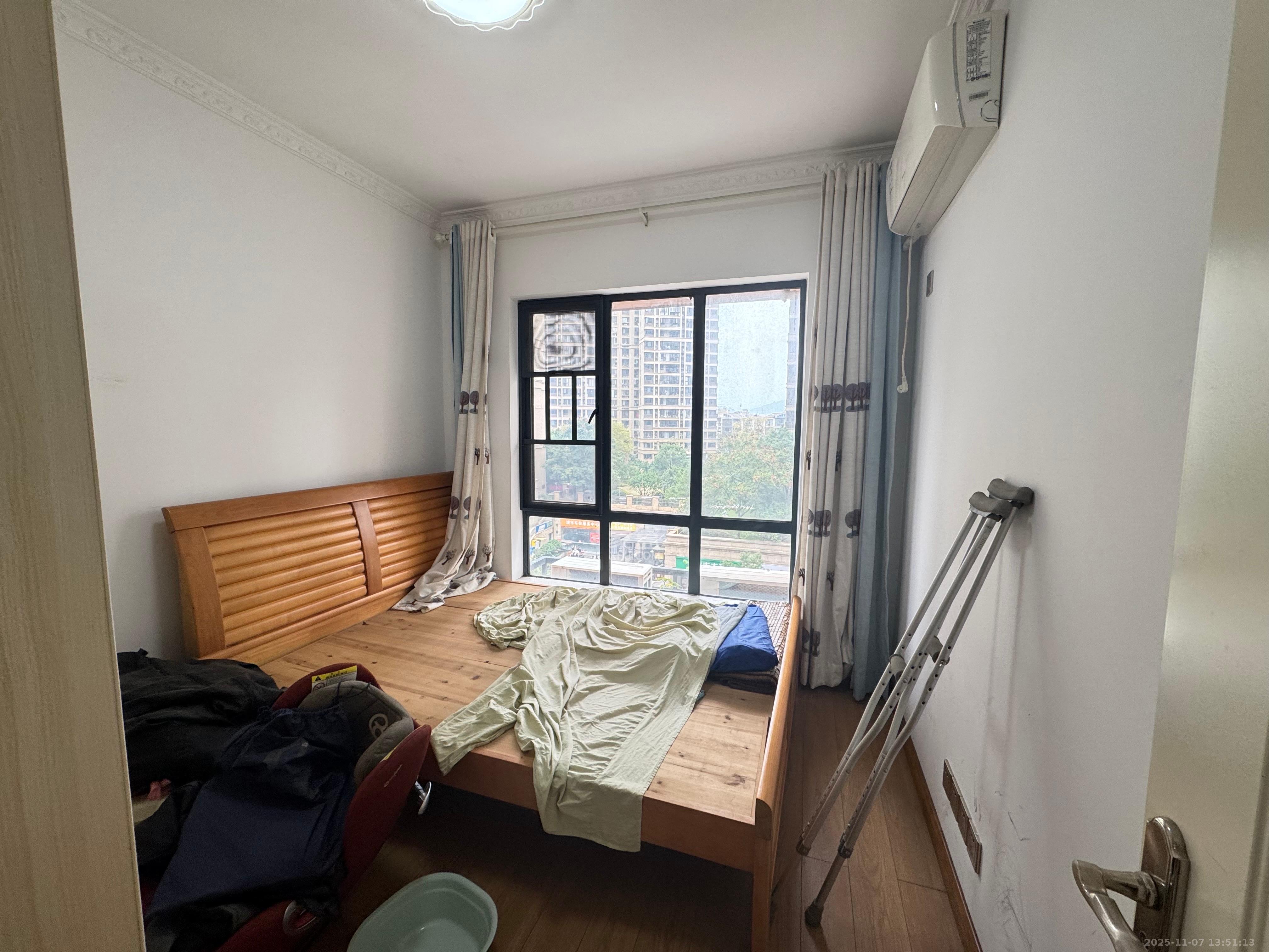 邦盛水岸御园  4室2厅2卫    2000.0元/月室内图