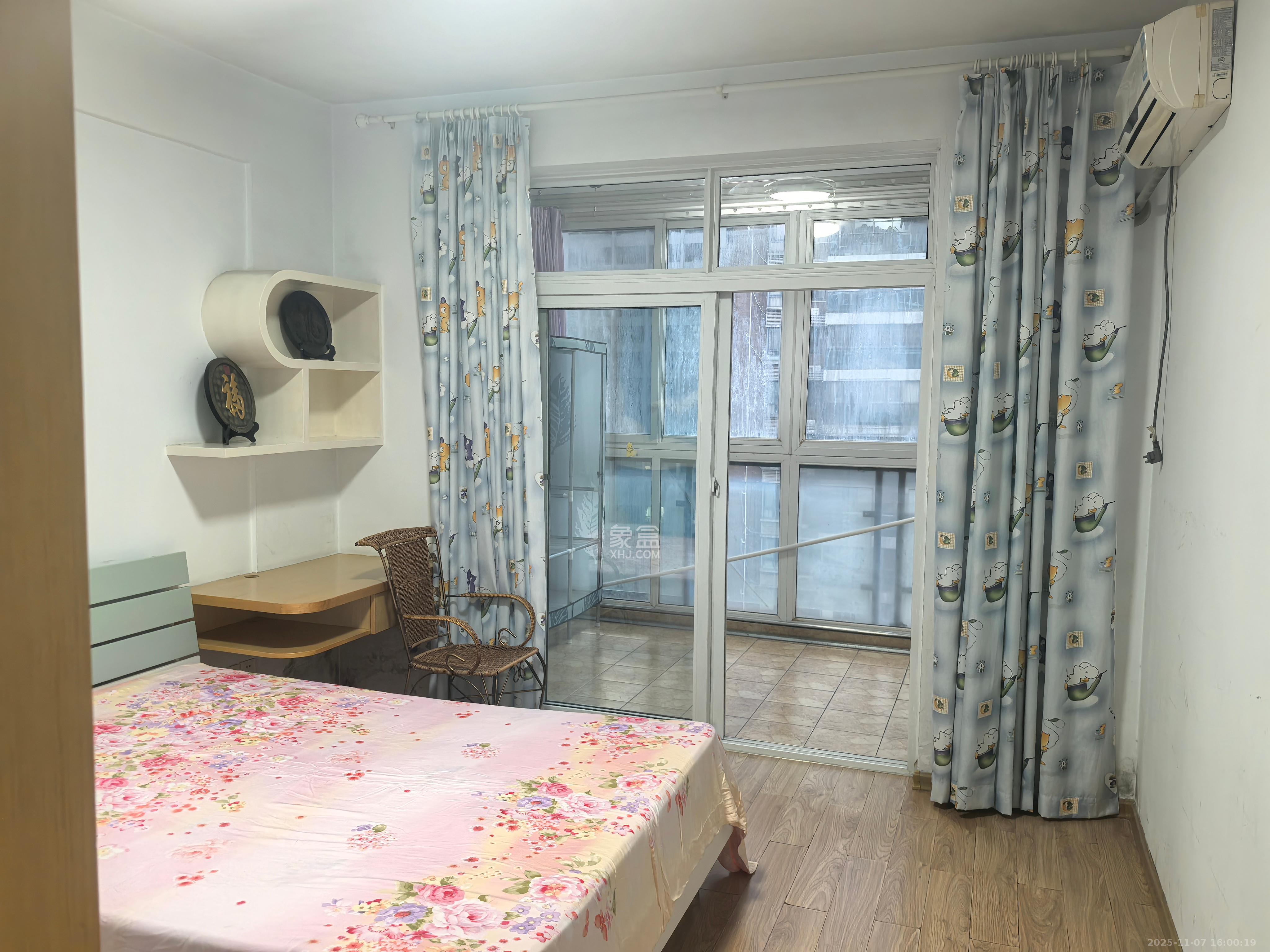 阳光嘉园  3室2厅2卫    3000.0元/月室内图