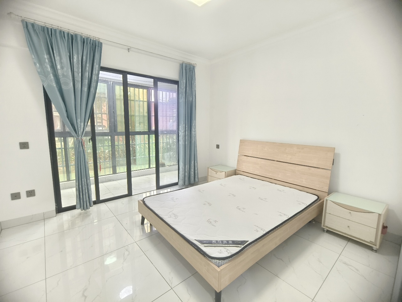 海糖小区一二期  2室2厅1卫    2000.0元/月室内图